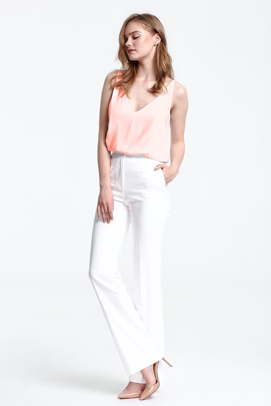 Peach top with a low neckline , photo 2