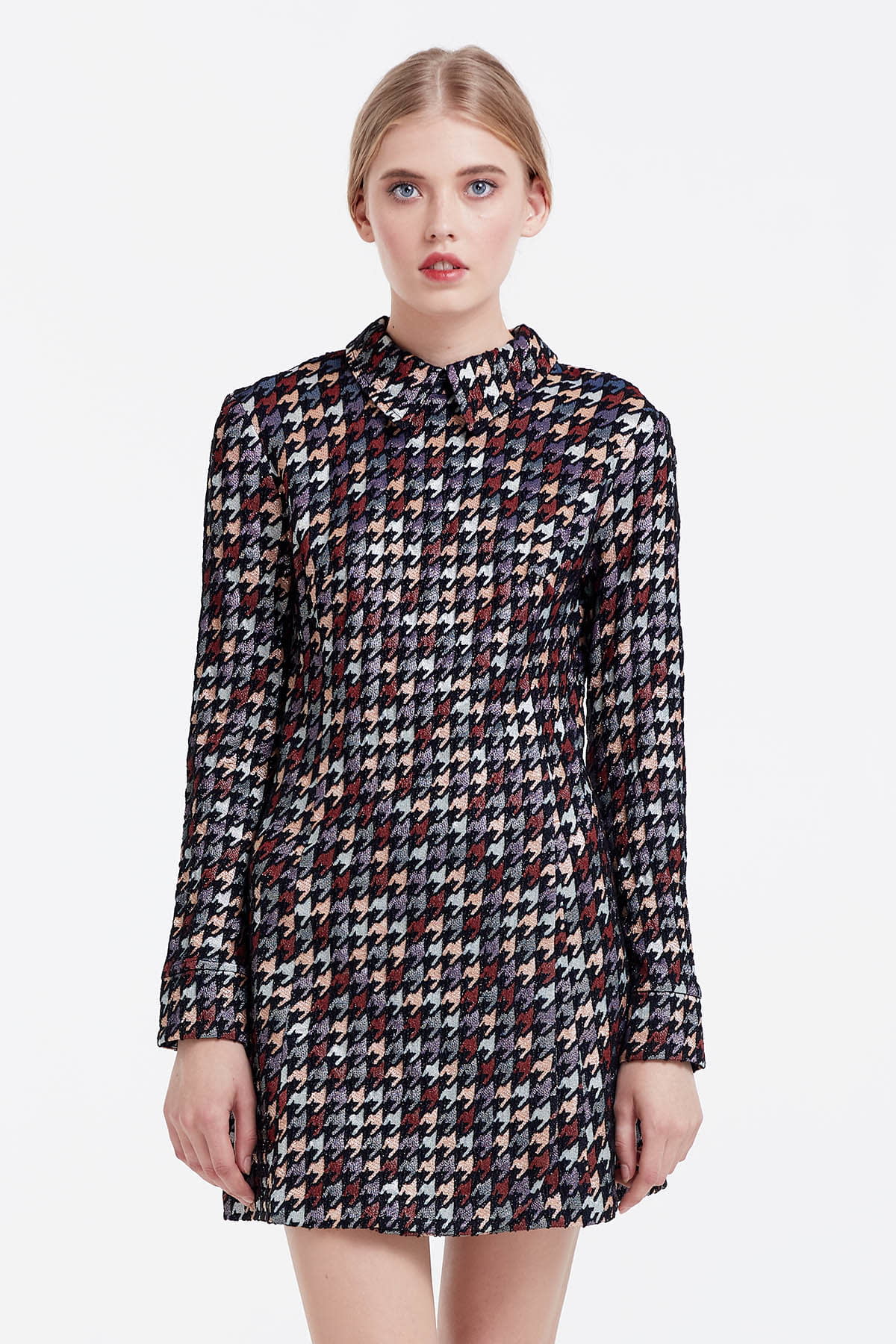 Mini dress with a houndstooth print and a collar, photo 1