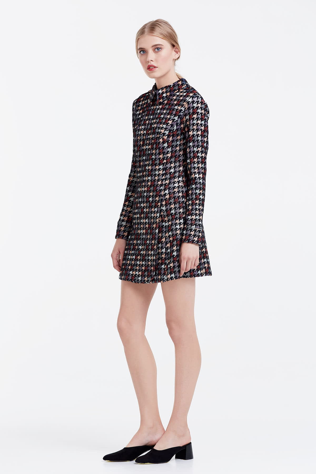 Mini dress with a houndstooth print and a collar, photo 3