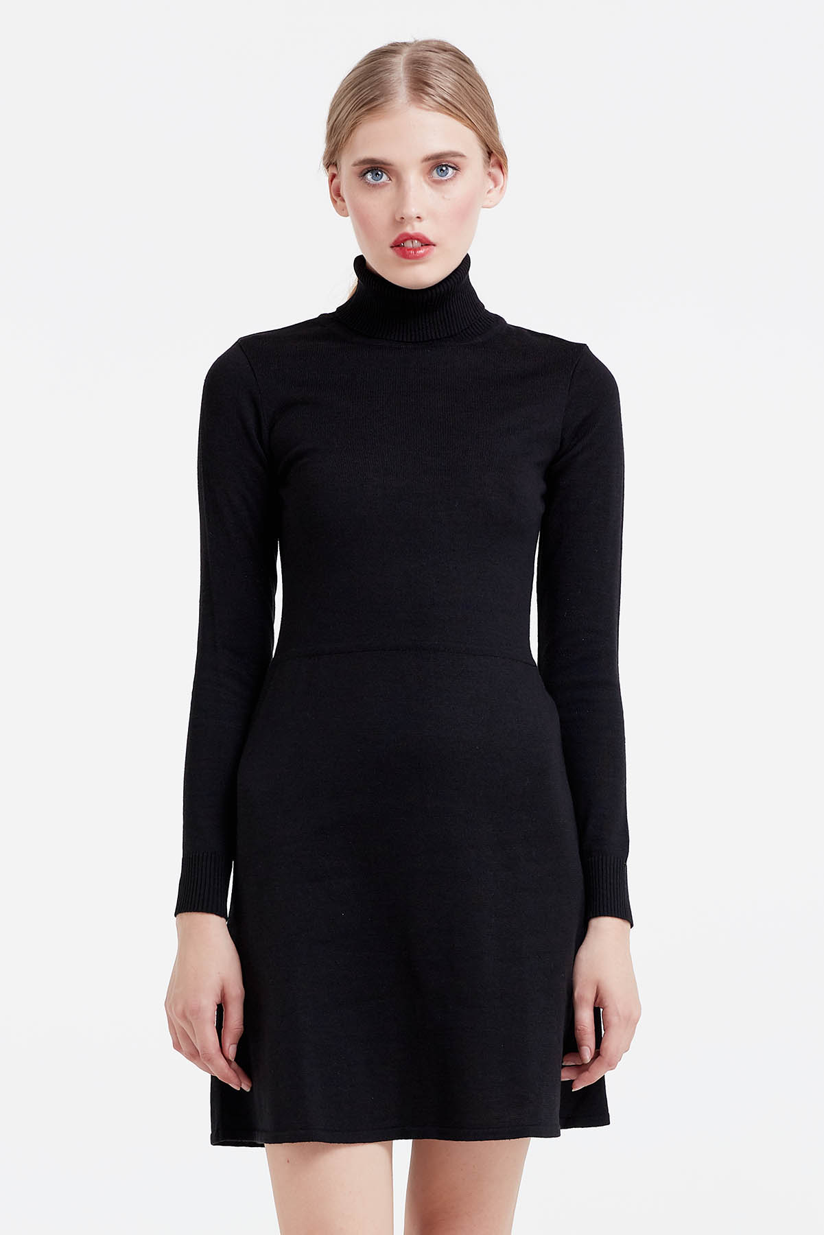 Black knitted dress , photo 1