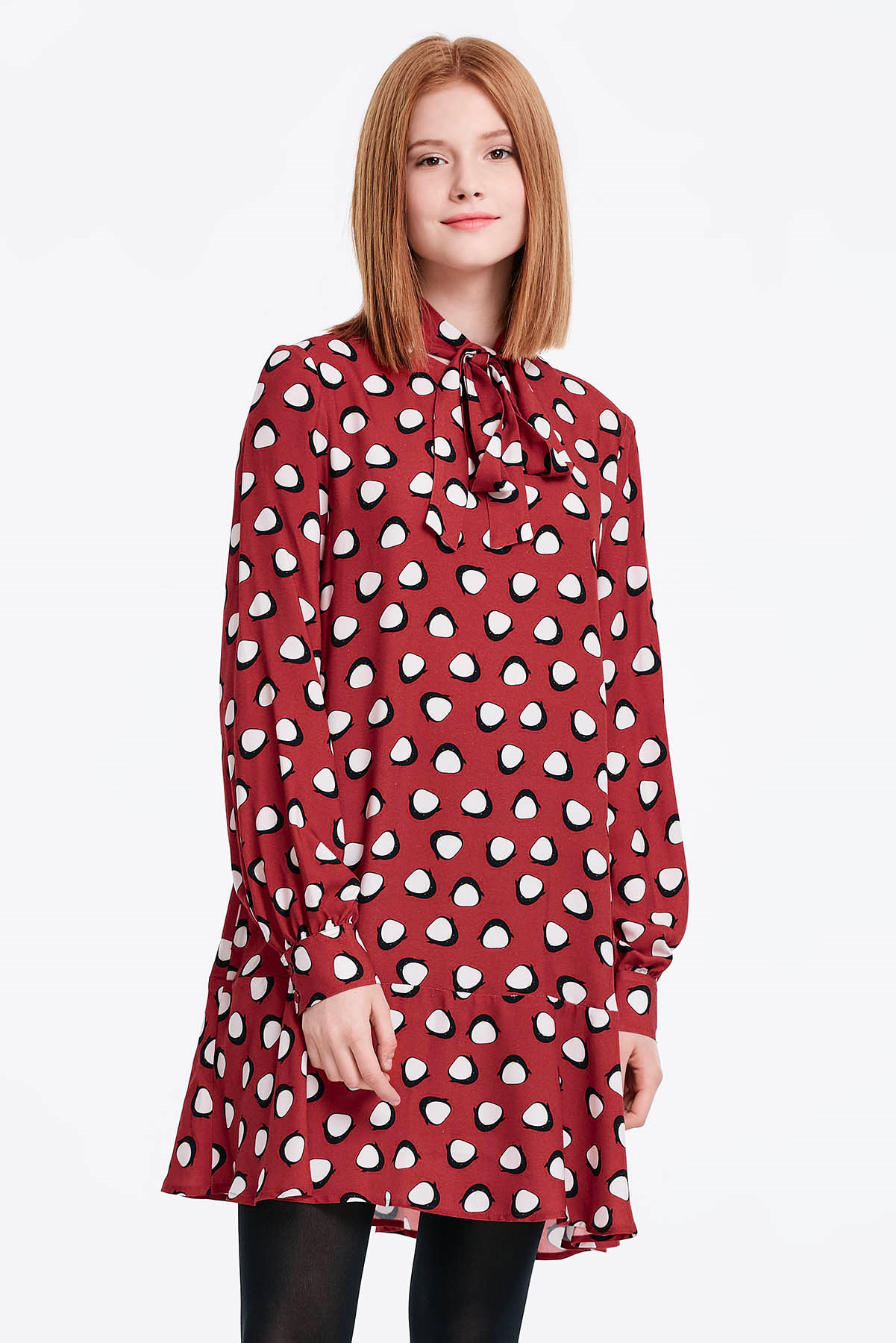 Red dress with a flounce and a bow, penguins print, photo 1