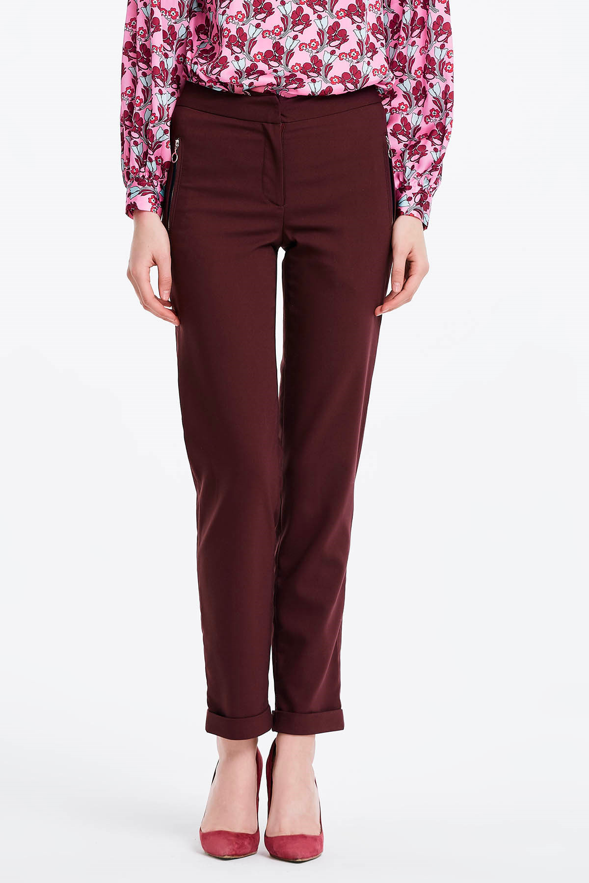 Short burgundy trousers , photo 1
