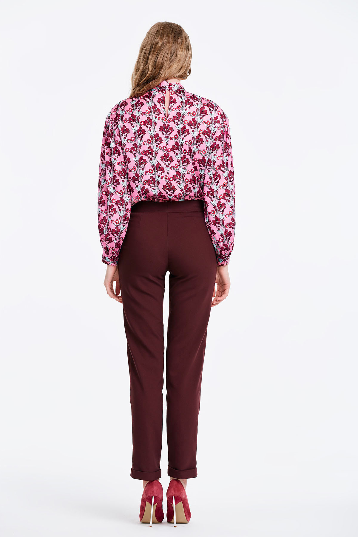 Short burgundy trousers , photo 4