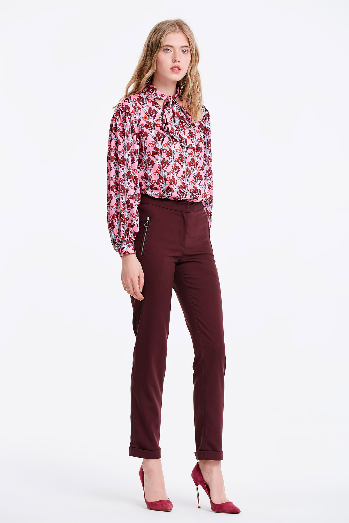 Short burgundy trousers , photo 5