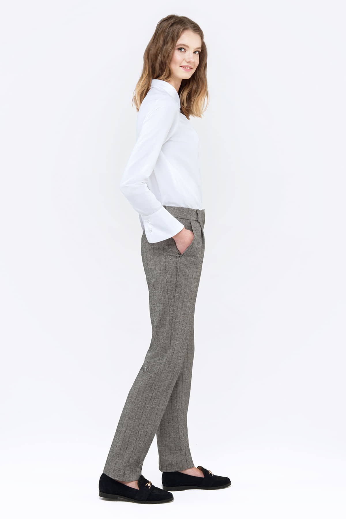 Pants with a black and white herringbone print , photo 3