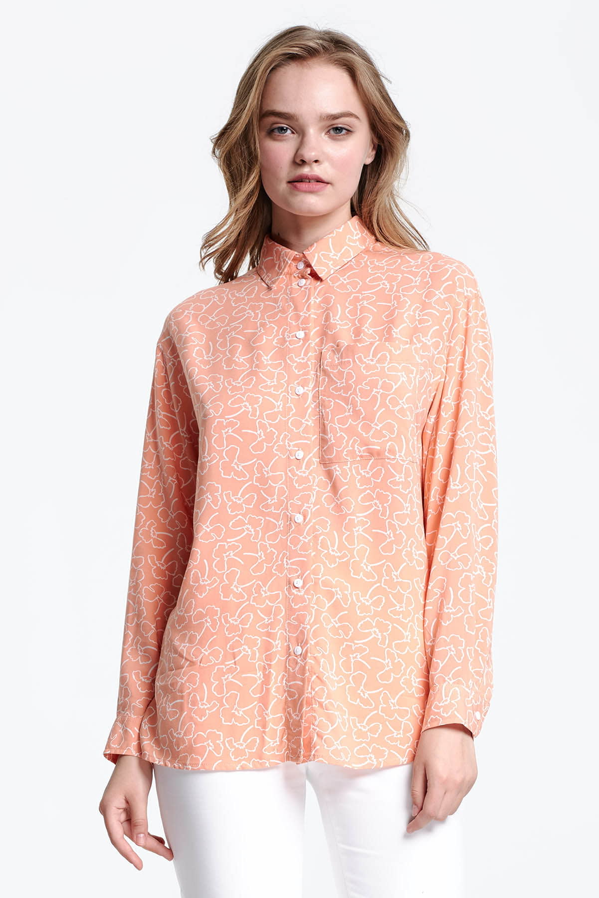 Swing peach-colored shirt with white flowers , photo 1
