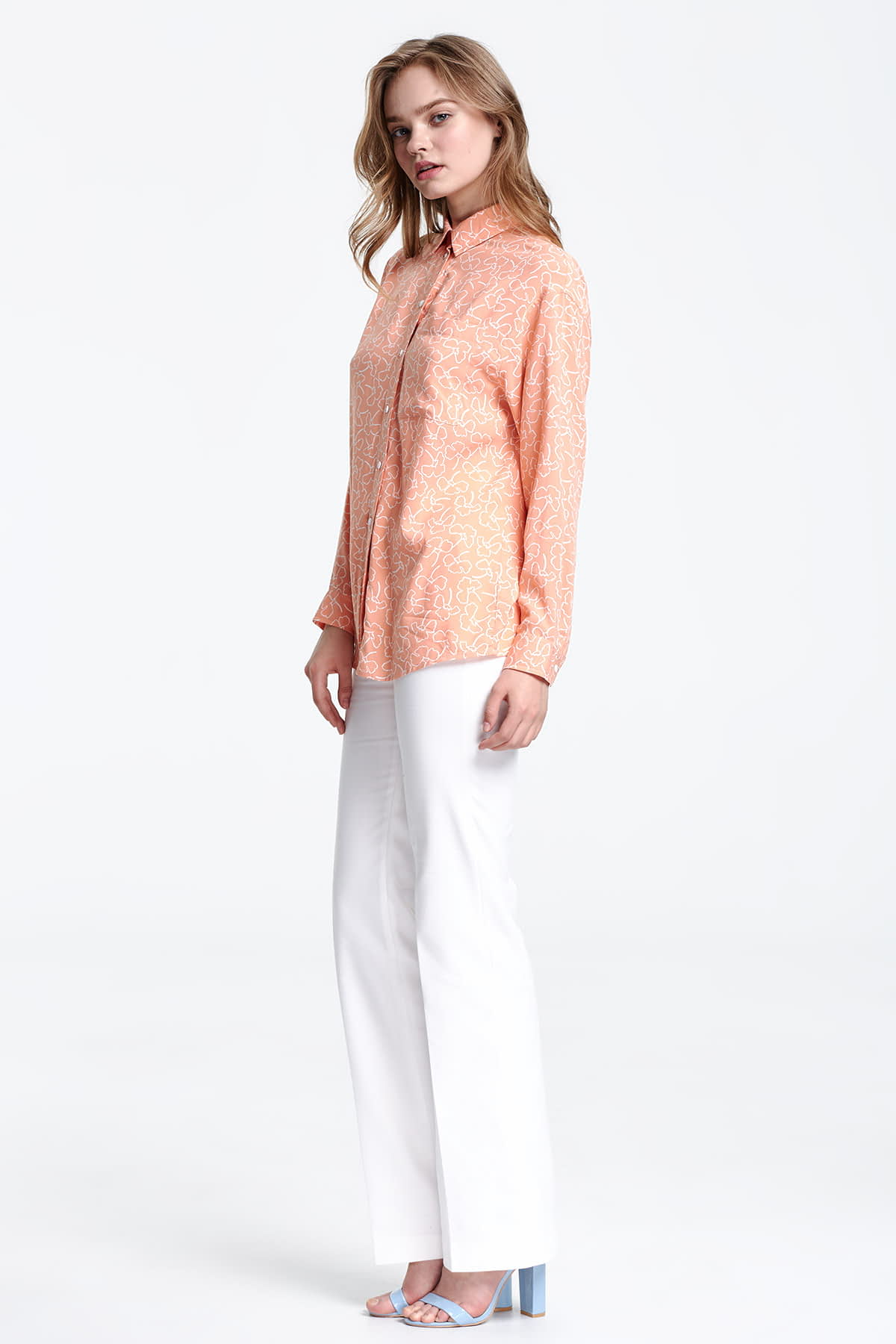 Swing peach-colored shirt with white flowers , photo 2