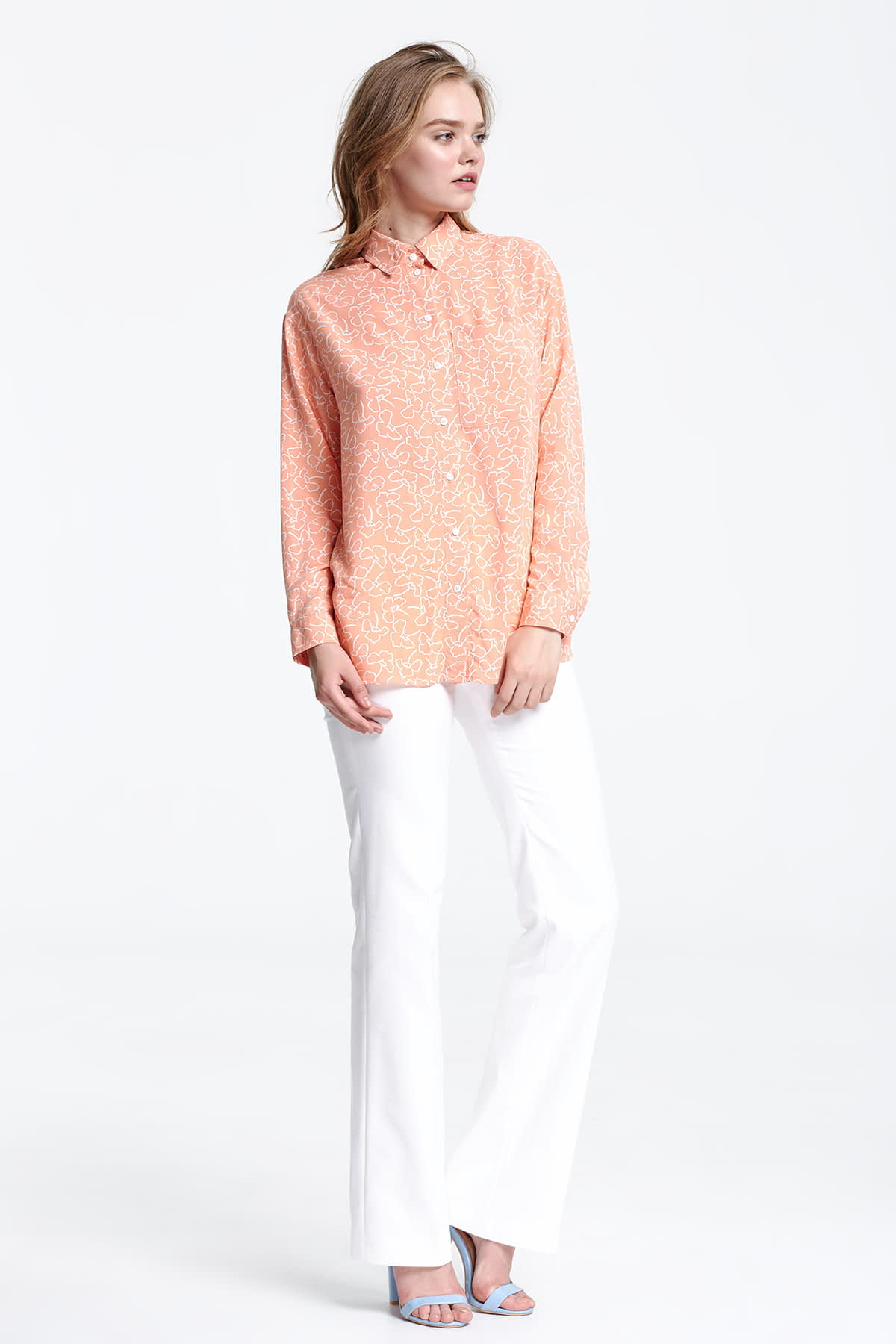 Swing peach-colored shirt with white flowers , photo 5