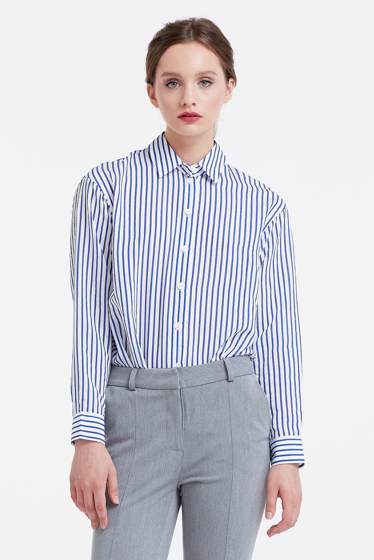 White shirt with blue stripes , photo 1