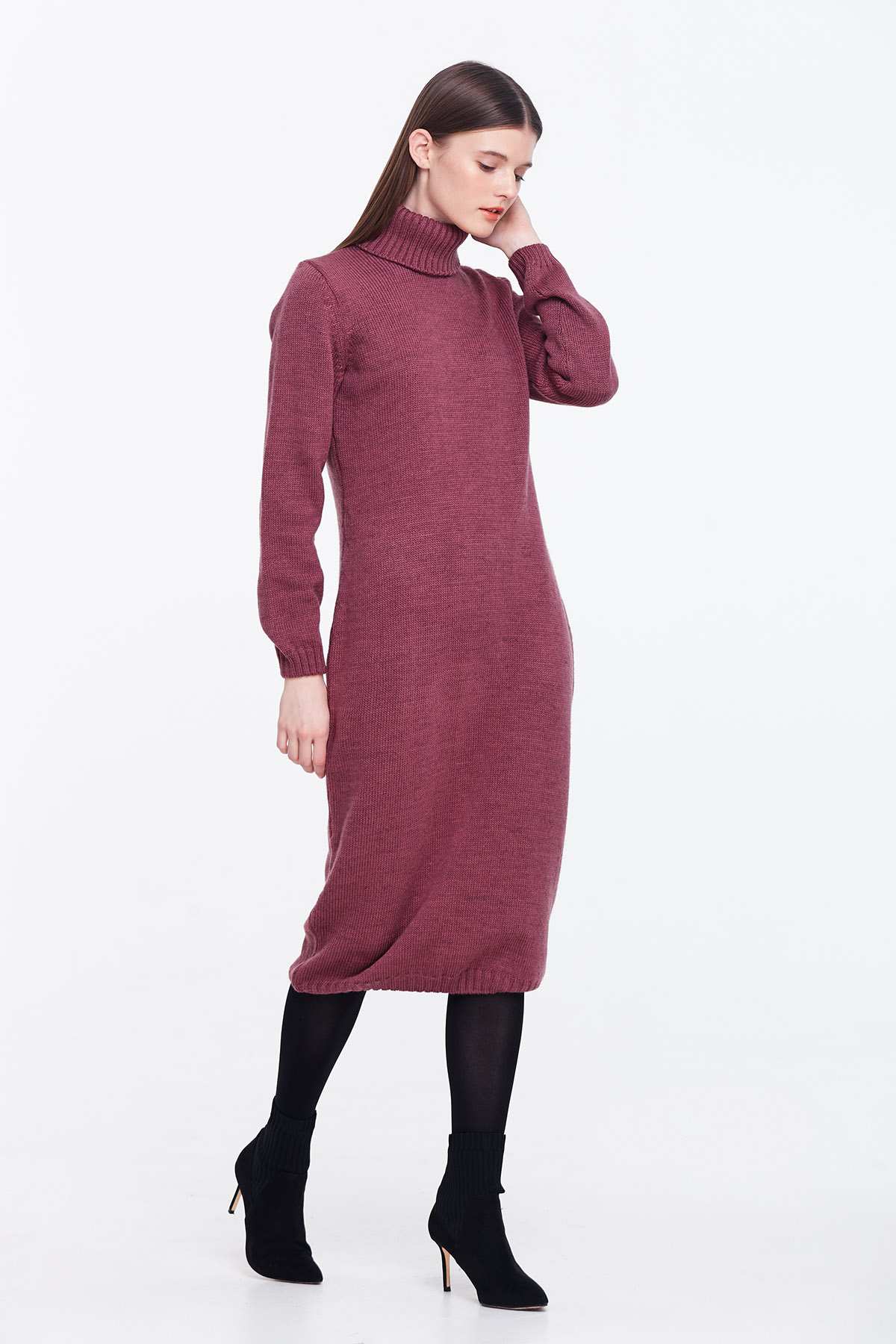Wine knit dress with a stand up collar, photo 3