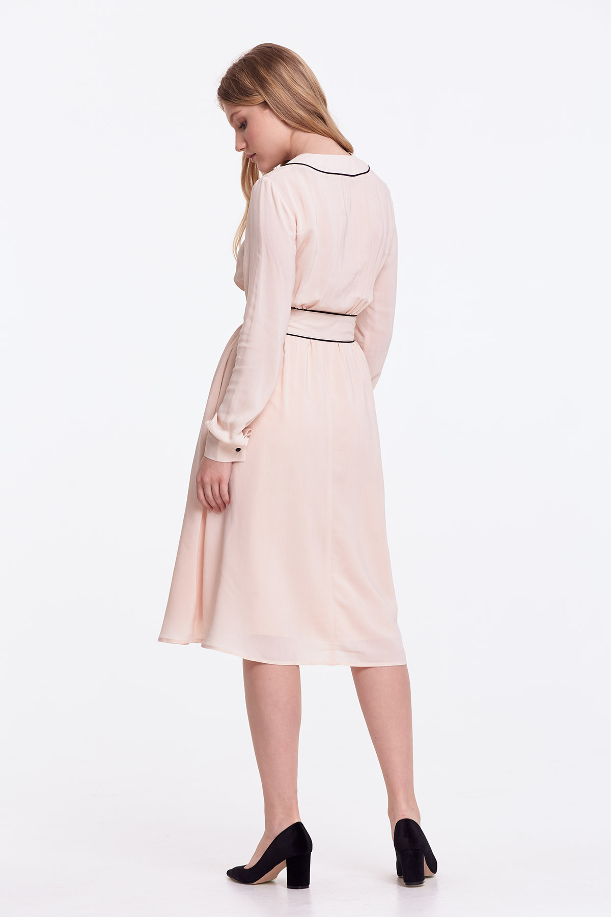 V-neck beige dress with a piping, photo 5