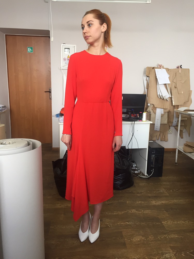 Midi red dress , photo 1