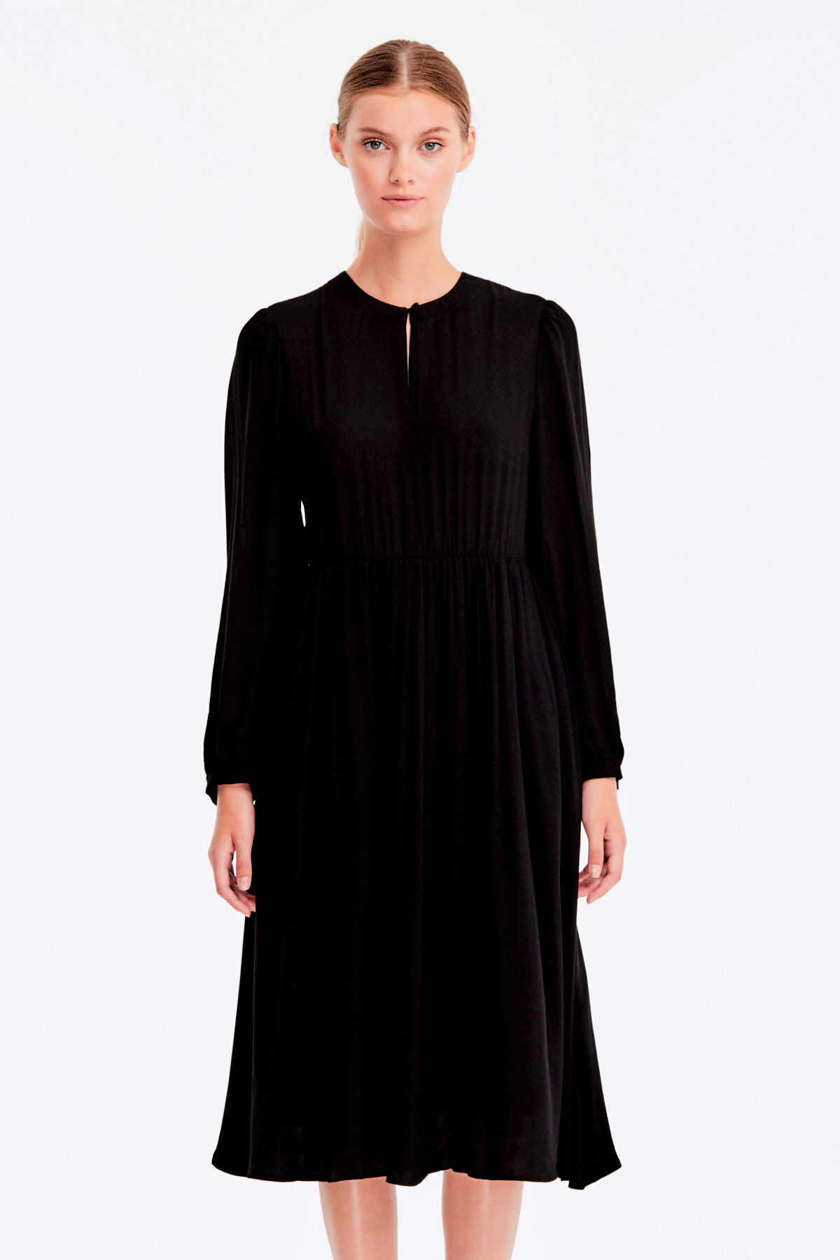 Чорна сукня з вирізом у вигляді краплі, фото 1
