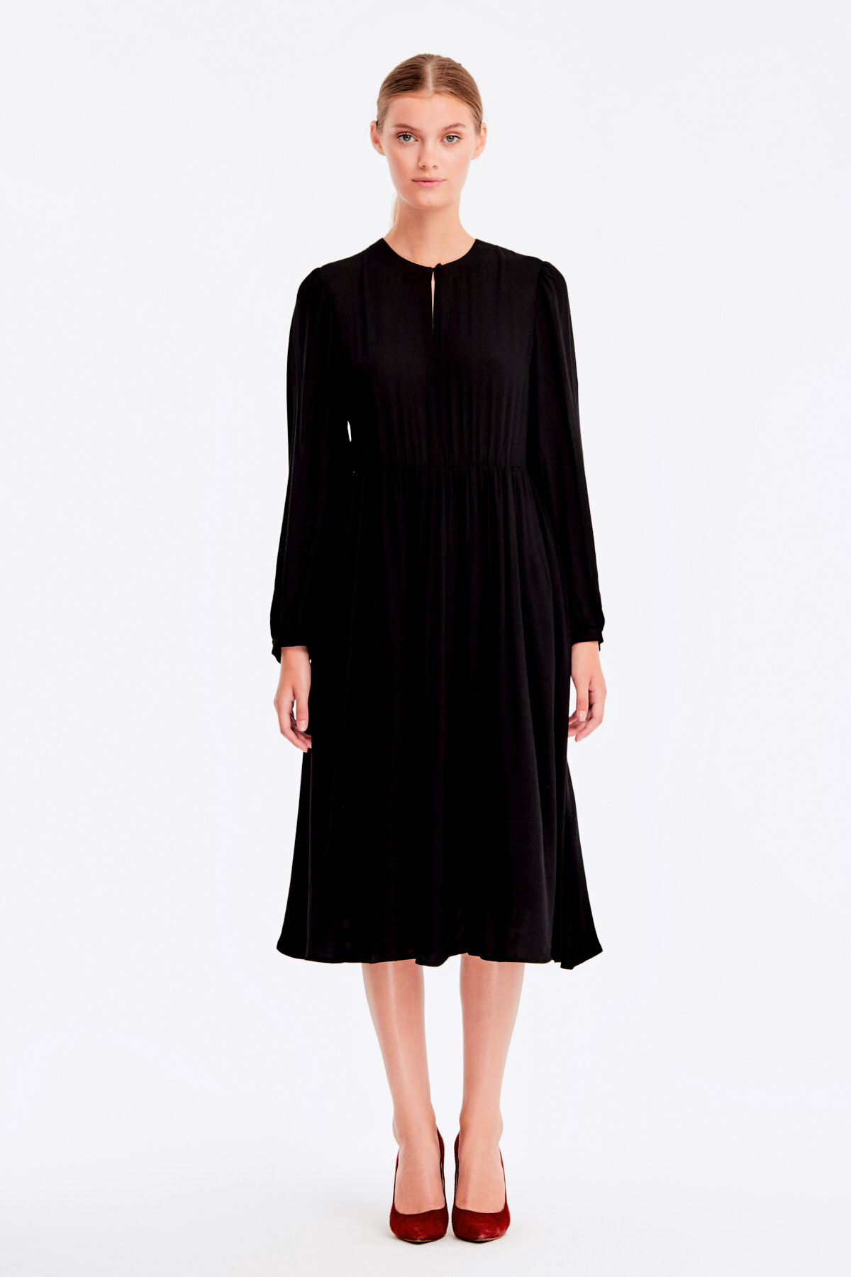 Чорна сукня з вирізом у вигляді краплі, фото 2