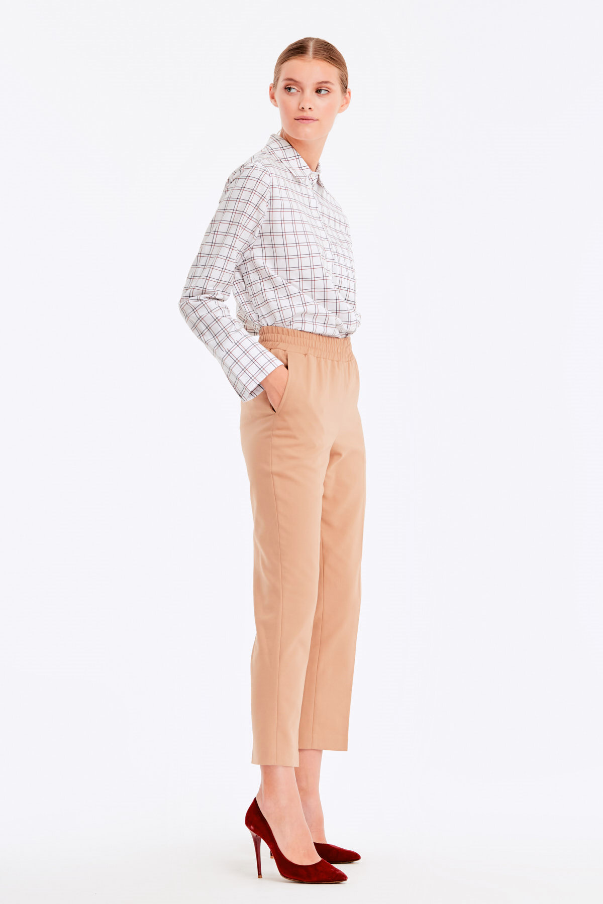 Beige trousers with an elastic waistband, photo 4