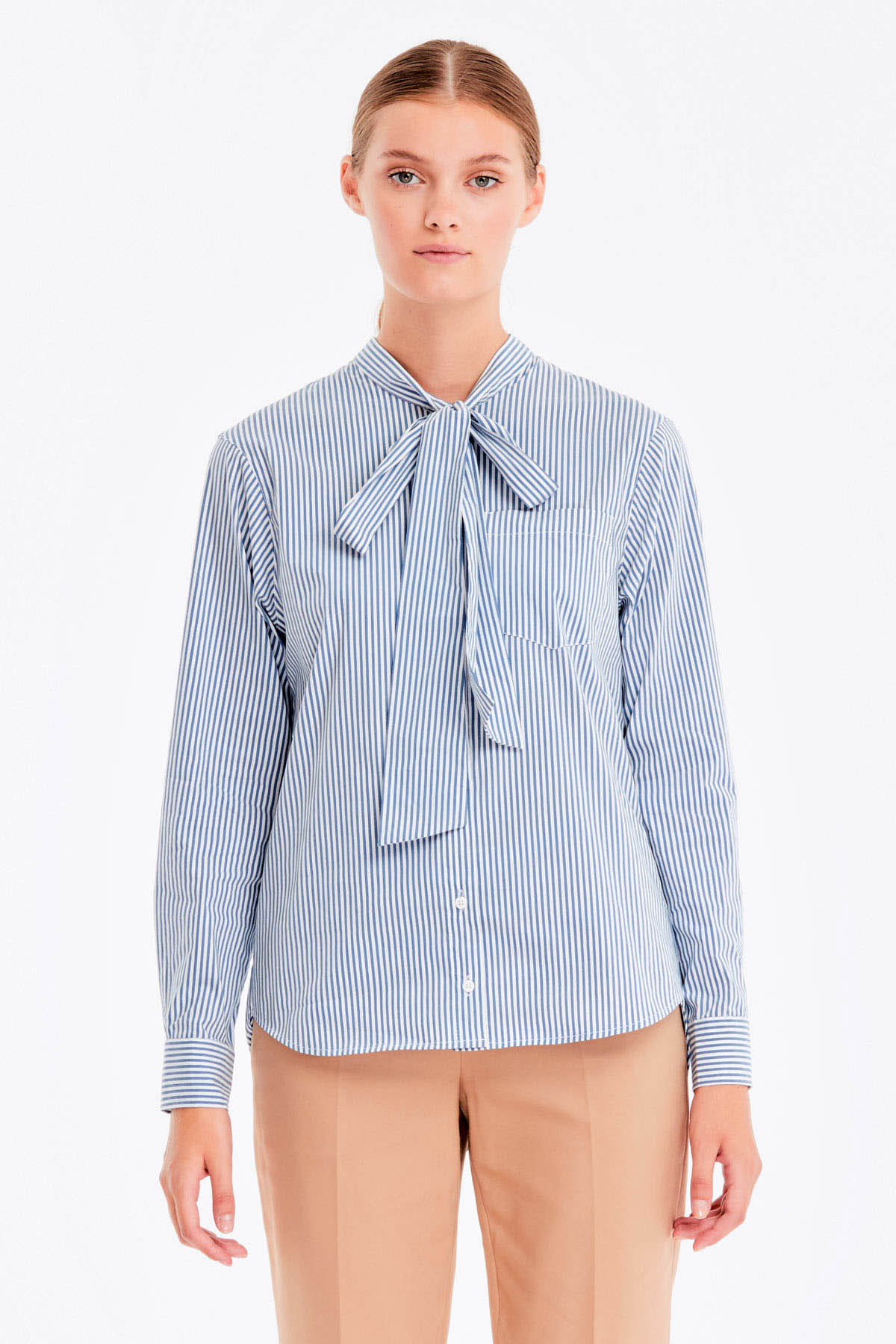 Striped shirt with a bow, photo 1