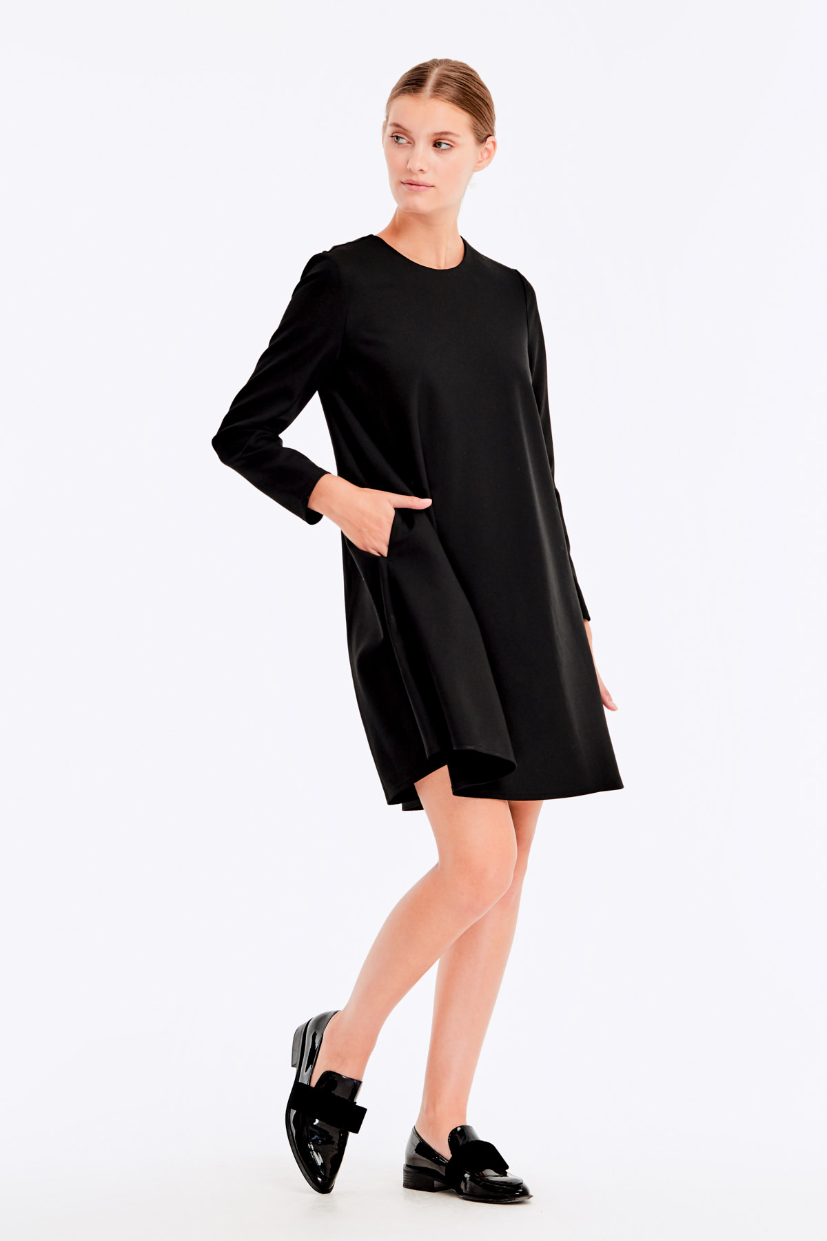 Loose-fitting black dress with a white collar , photo 10