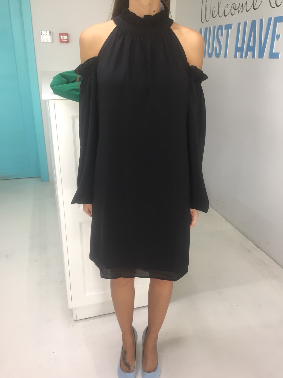 Open shoulder black chiffon dress, photo 1
