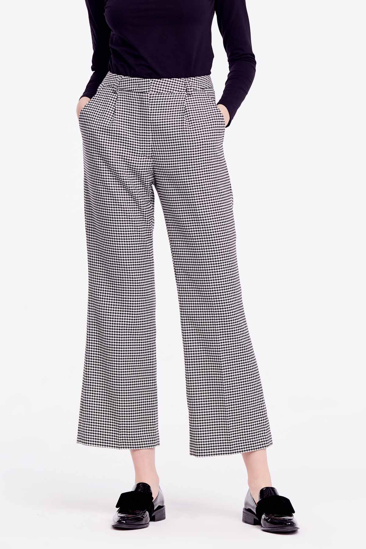 Cropped trousers with black-and-white houndstooth print, photo 1