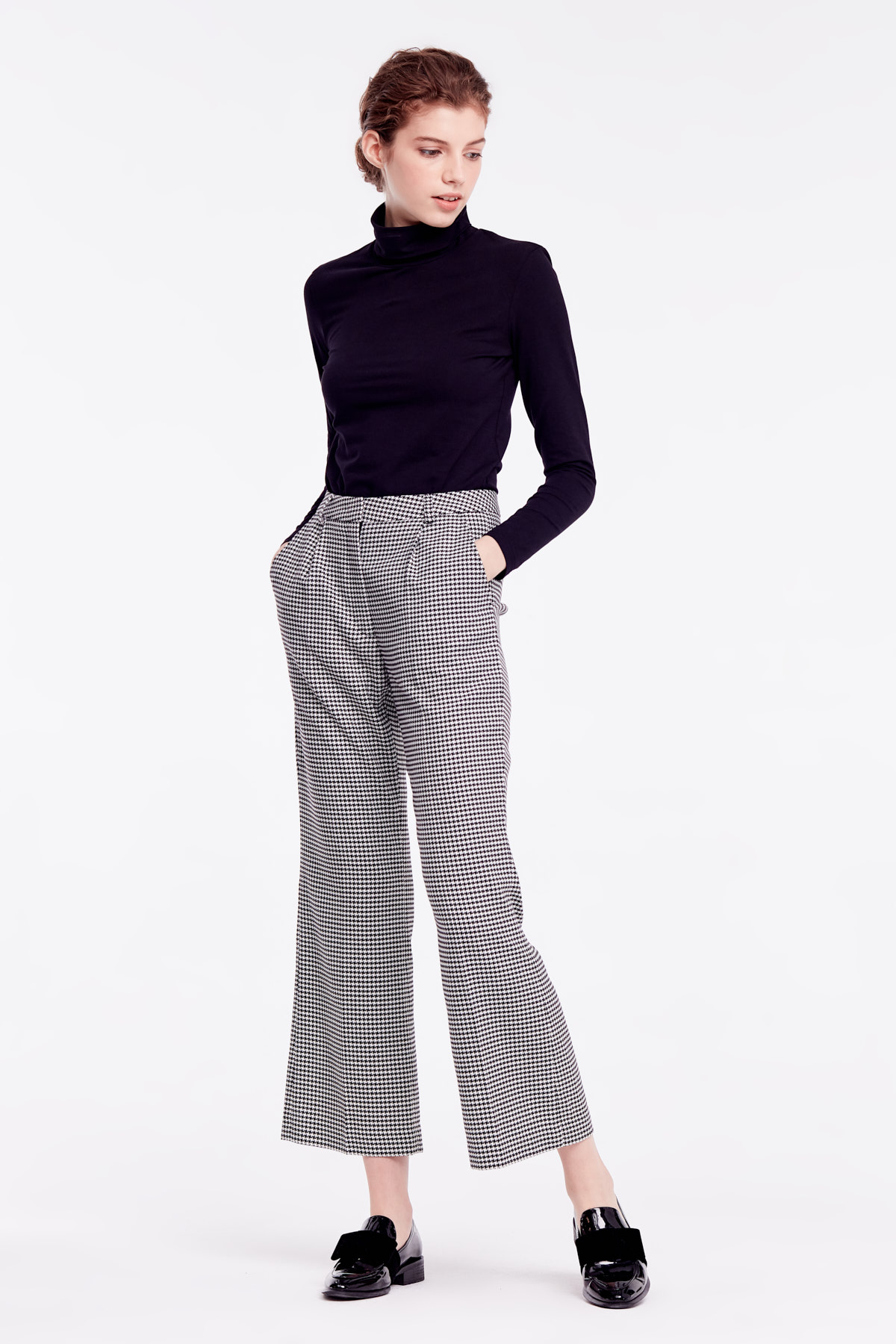 Cropped trousers with black-and-white houndstooth print, photo 3
