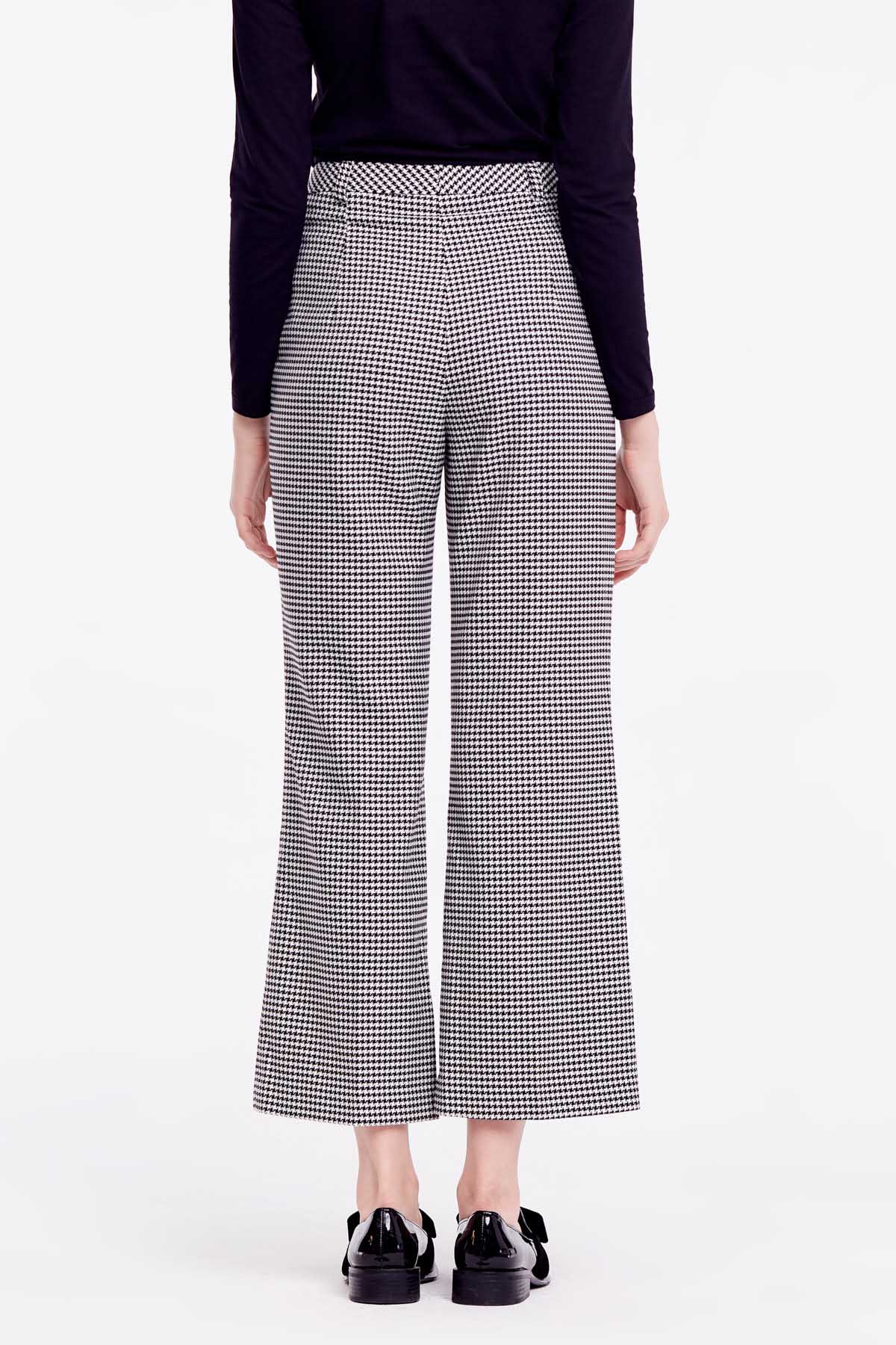 Cropped trousers with black-and-white houndstooth print, photo 4