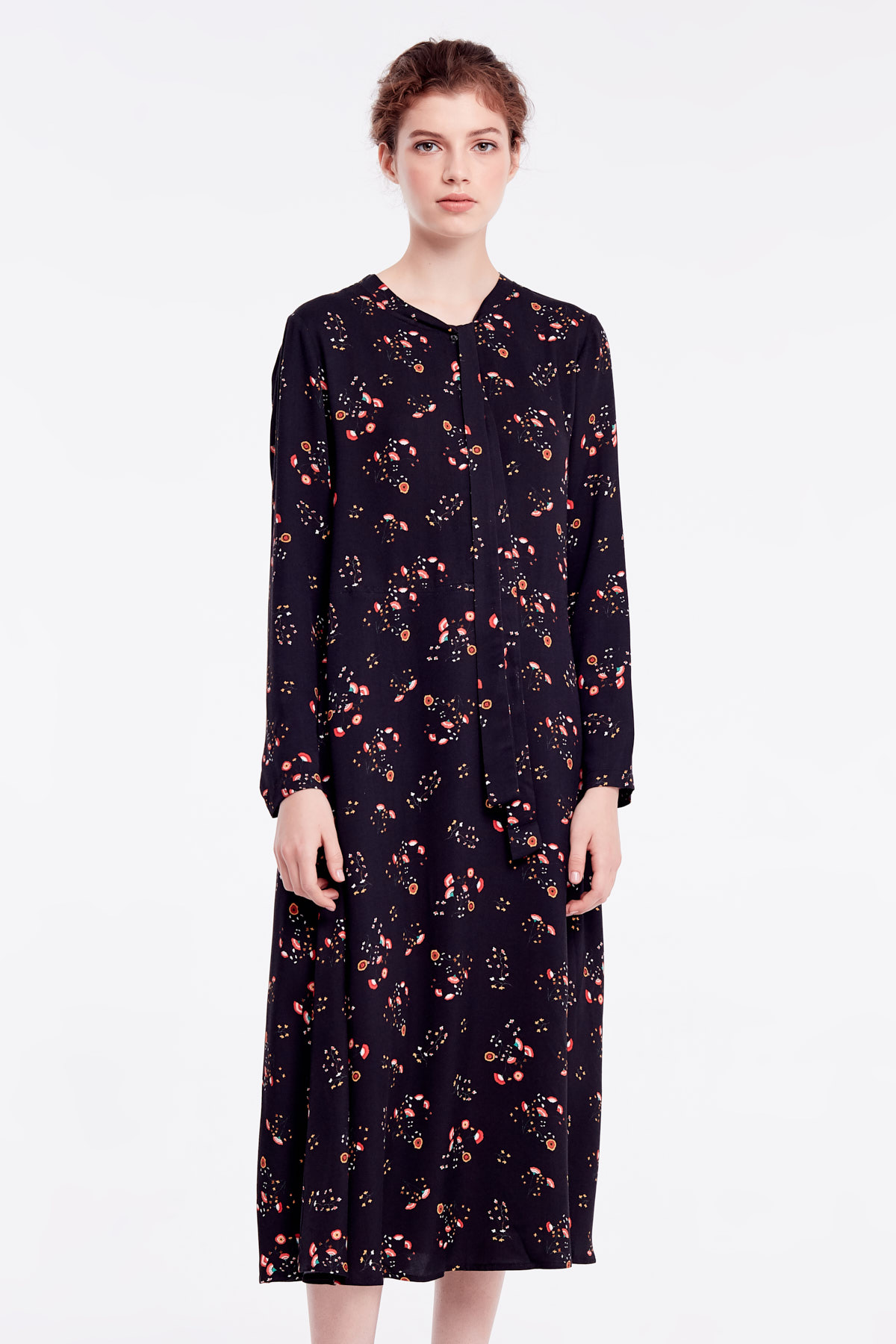 Midi black floral dress with a bow , photo 2