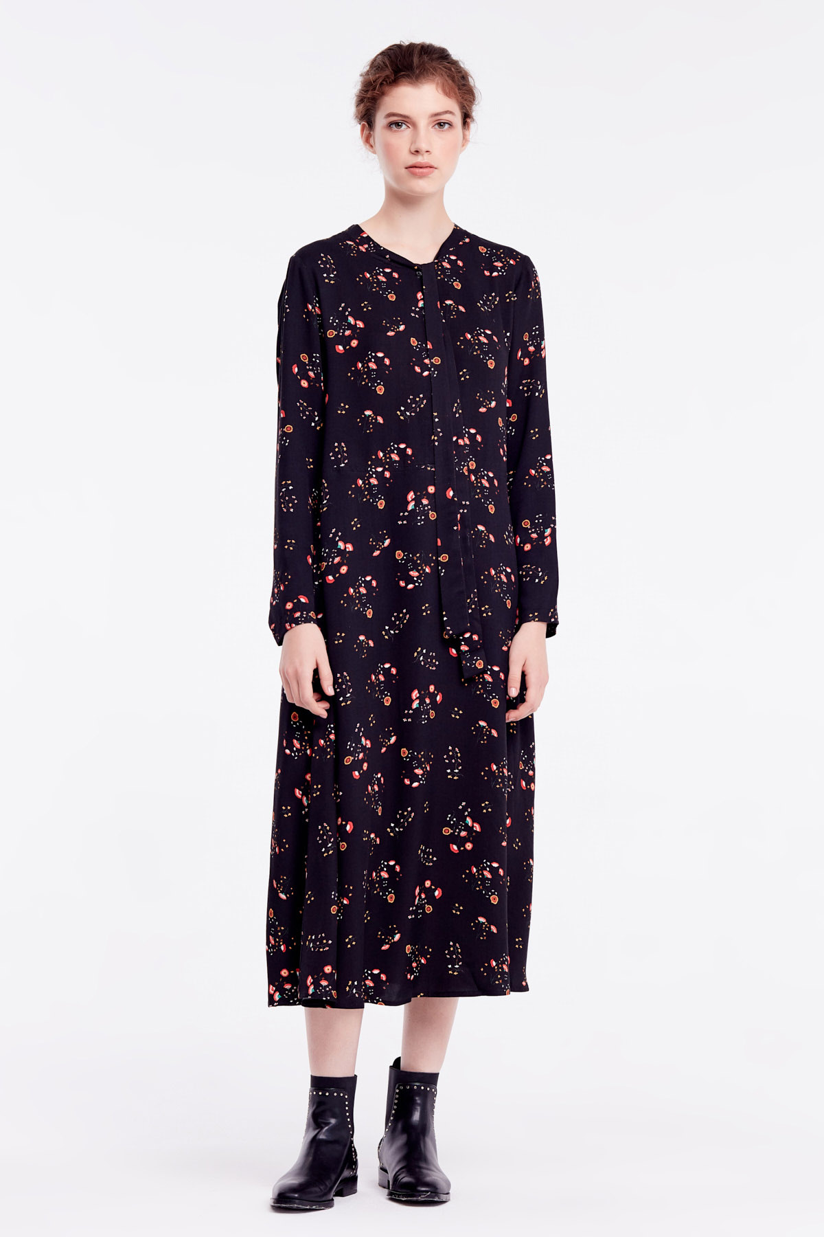 Midi black floral dress with a bow , photo 4