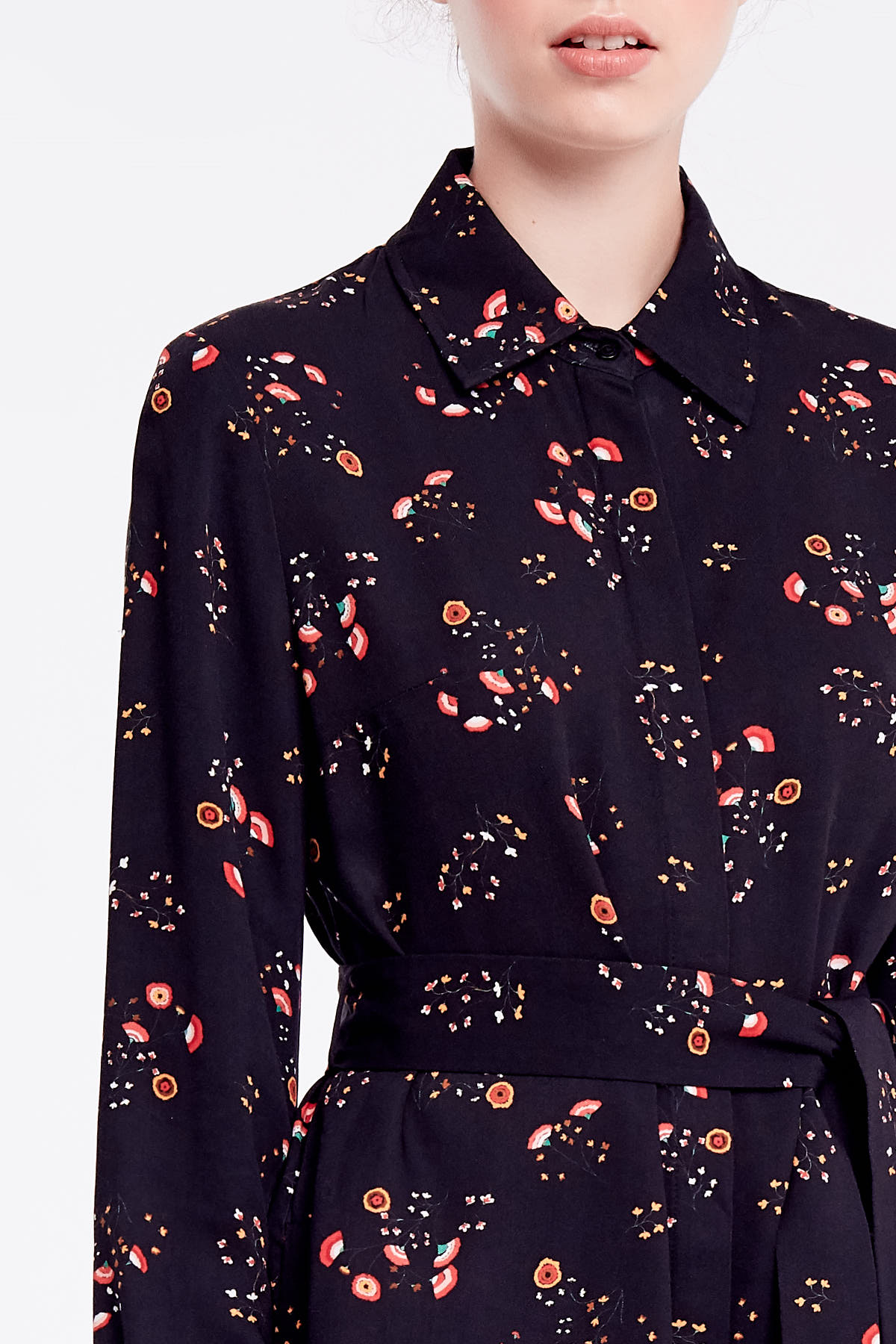 Black floral dress with a concealed placket, photo 2