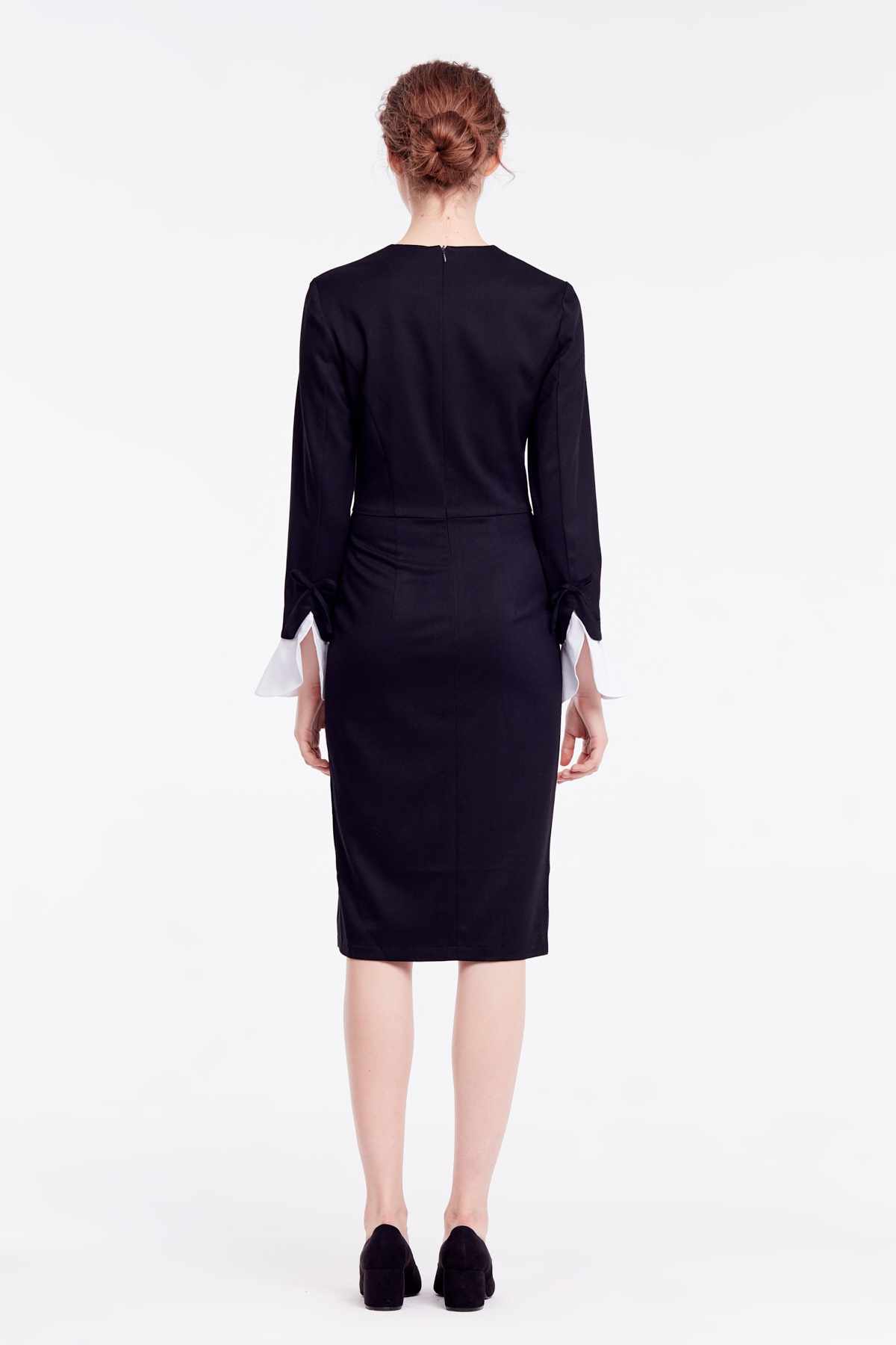 Black column dress with white cuffs on sleeves, photo 4