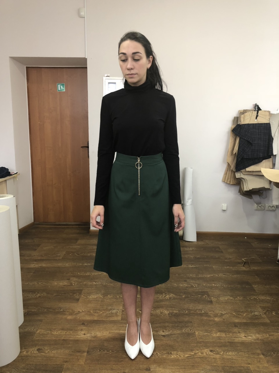 Green midi dress with a front zip, photo 1