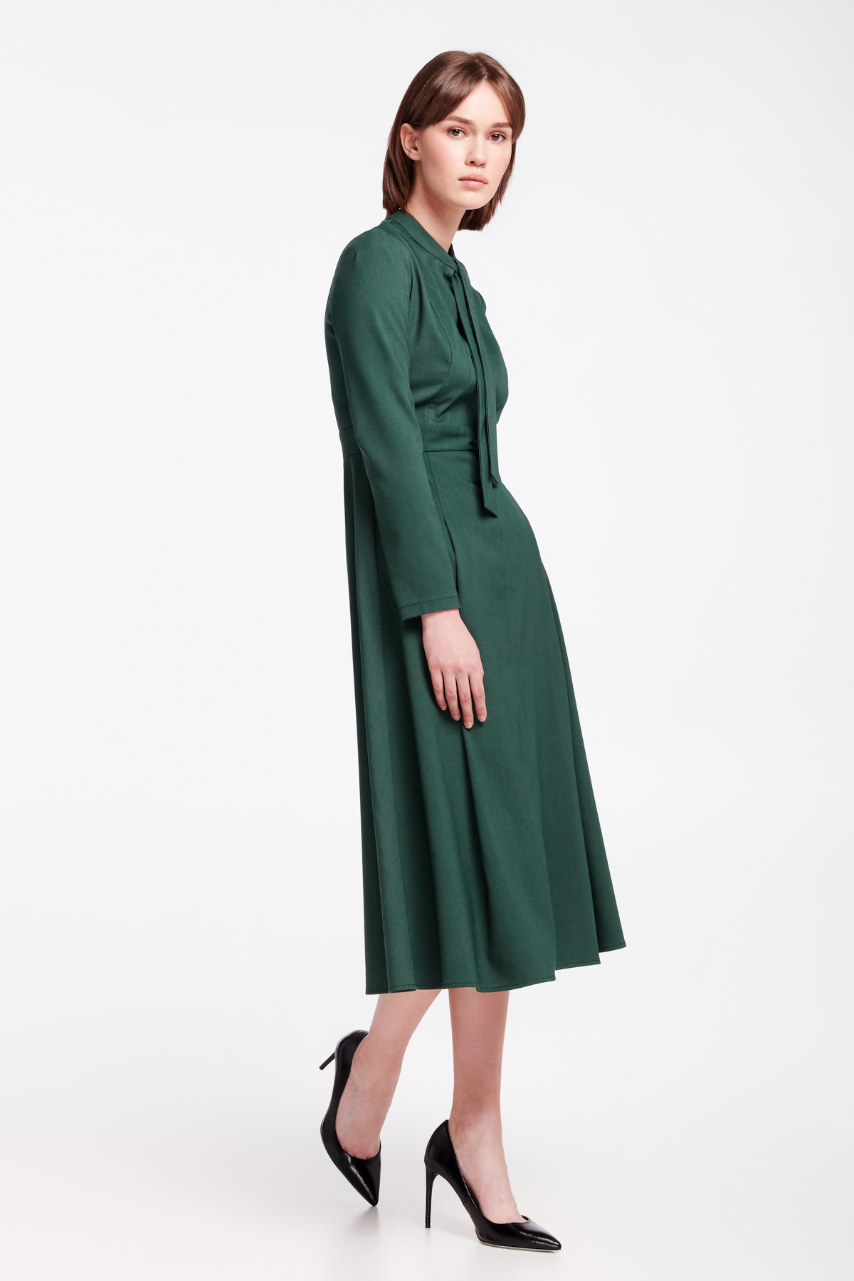 Green dress with a bow, photo 7