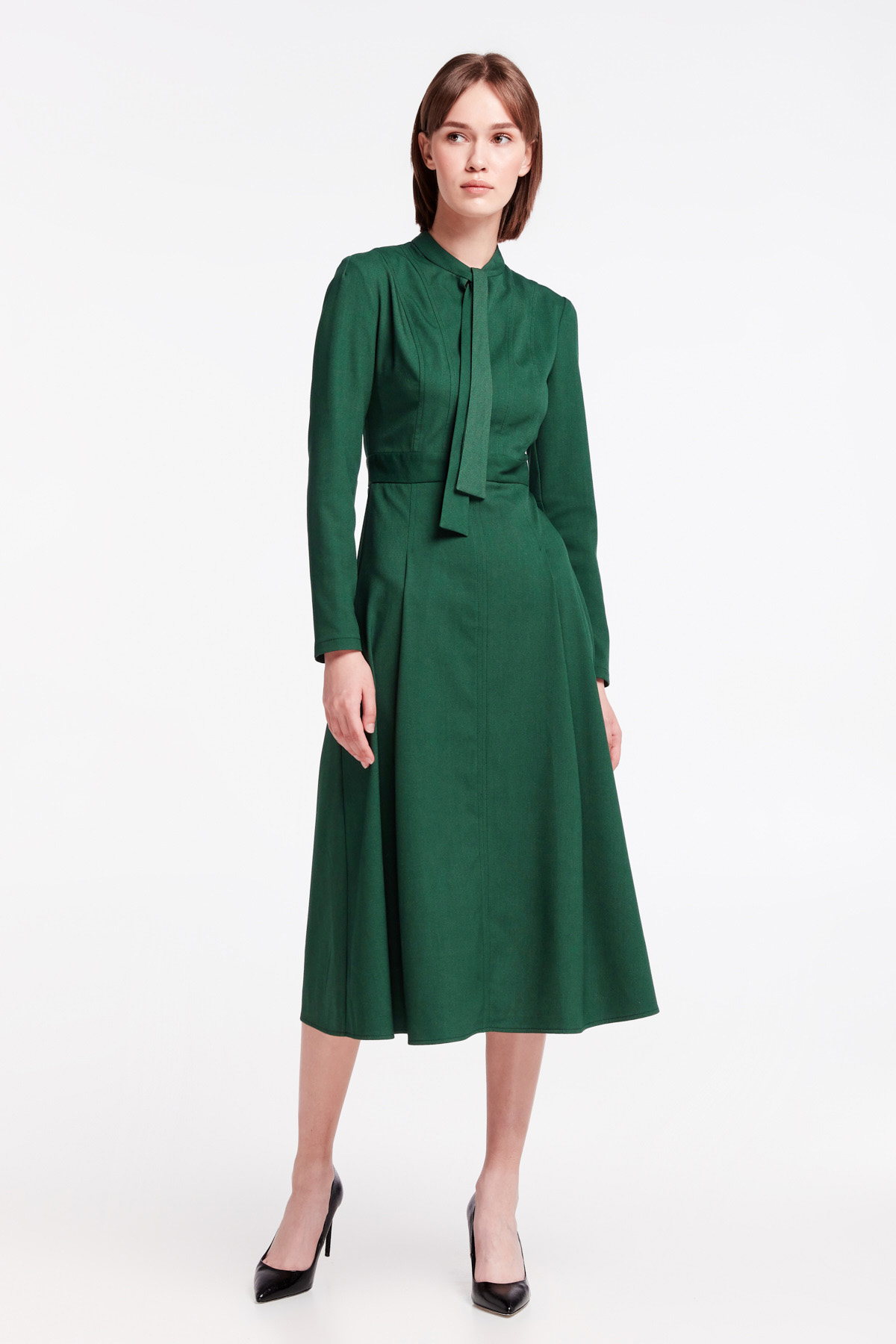 Green dress with a bow, photo 9