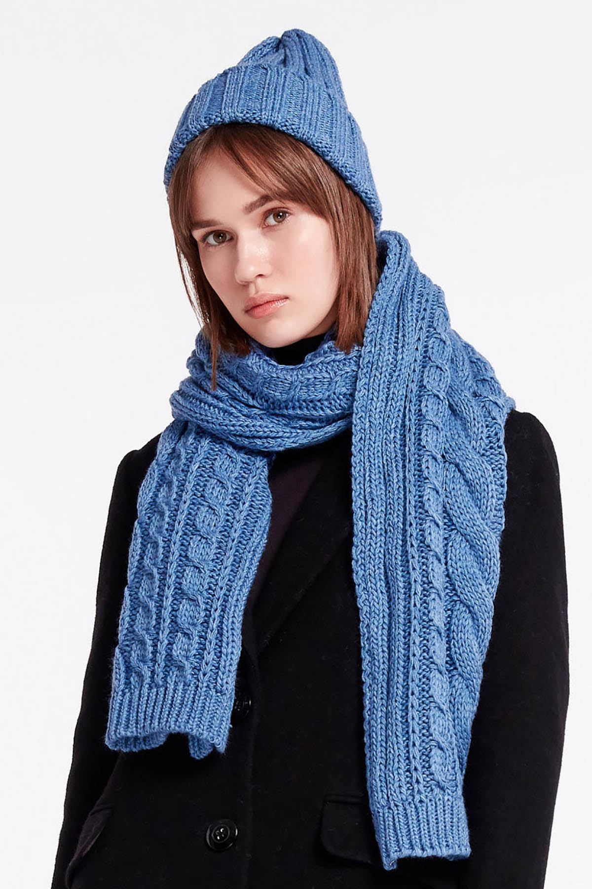 Blue knit cap, photo 1