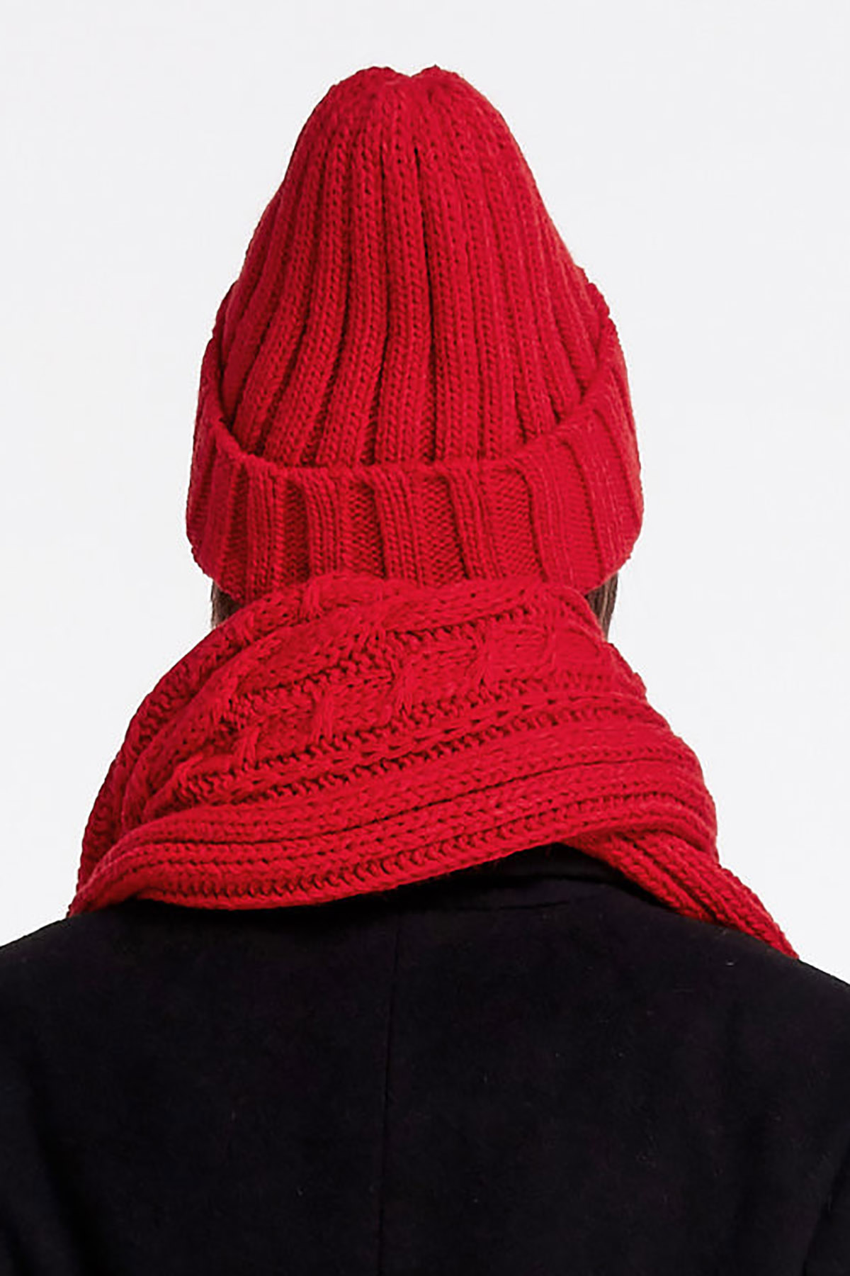 Red knit cap, photo 2