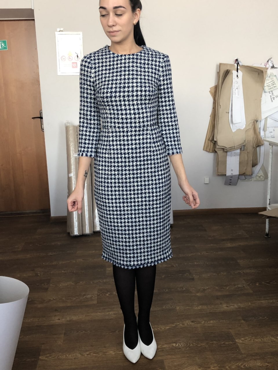 Column dress with blue&white houndstooth print, photo 1