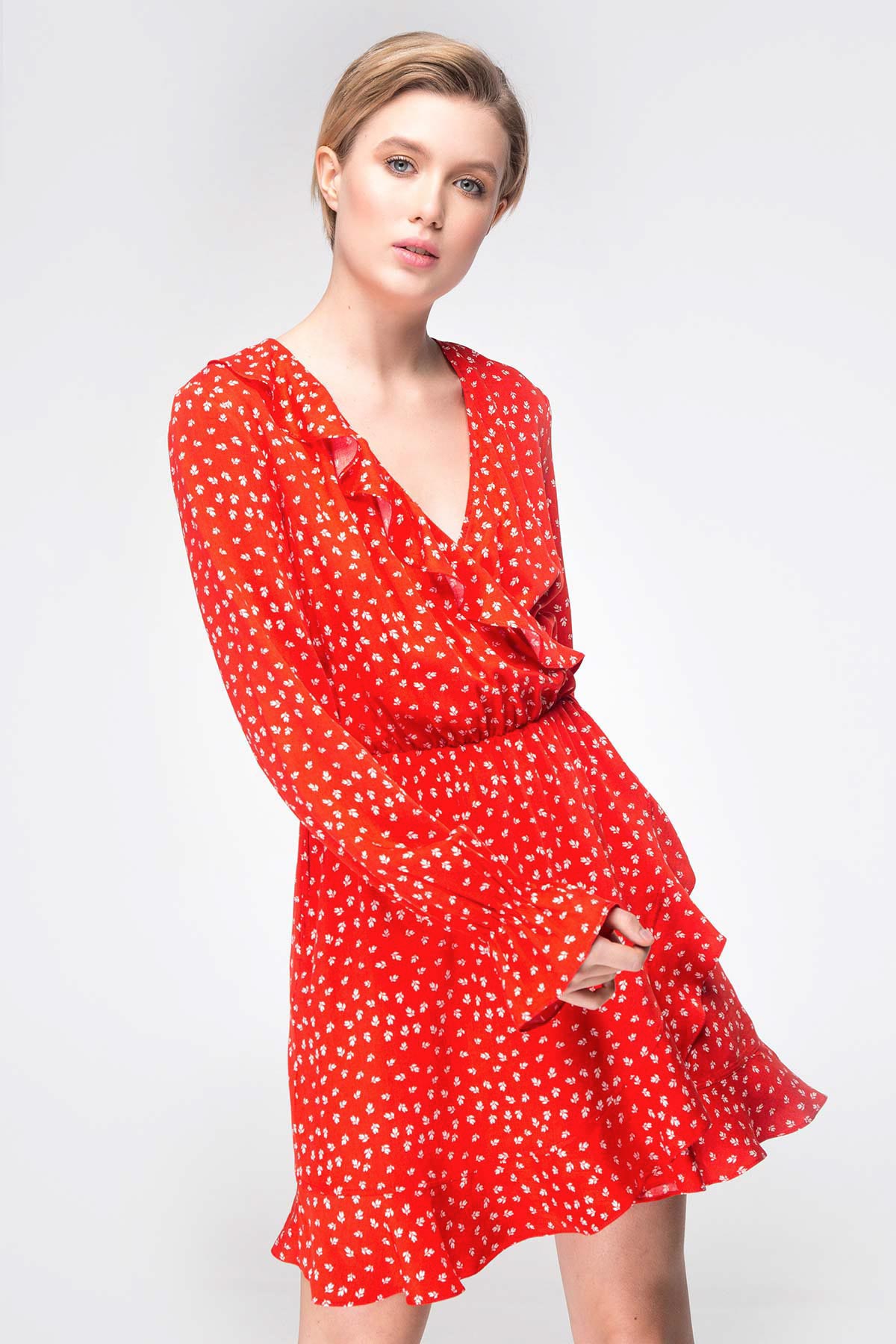 Red dress with flounces and floral print, photo 7