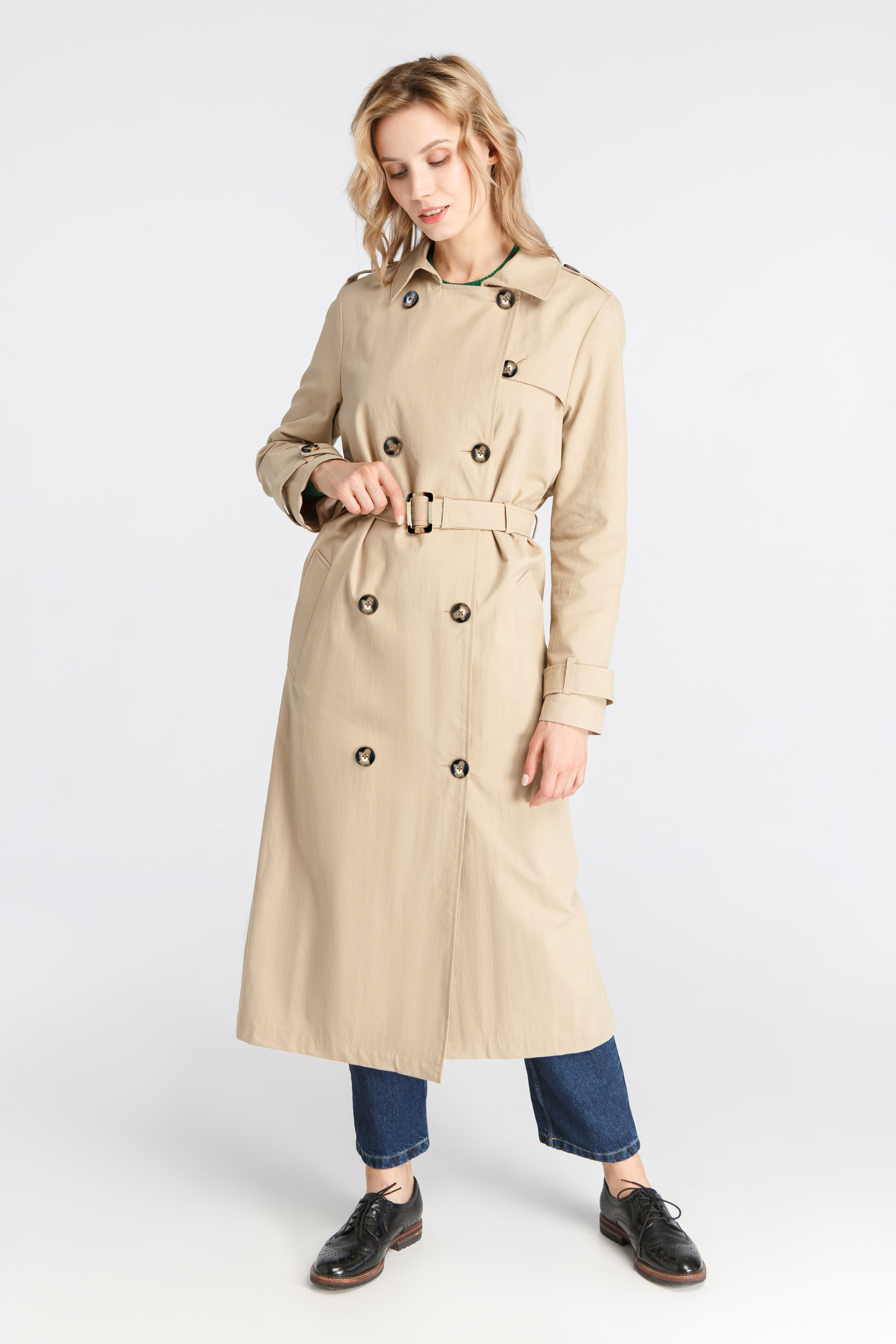 Beige trench with horn buttons, photo 3