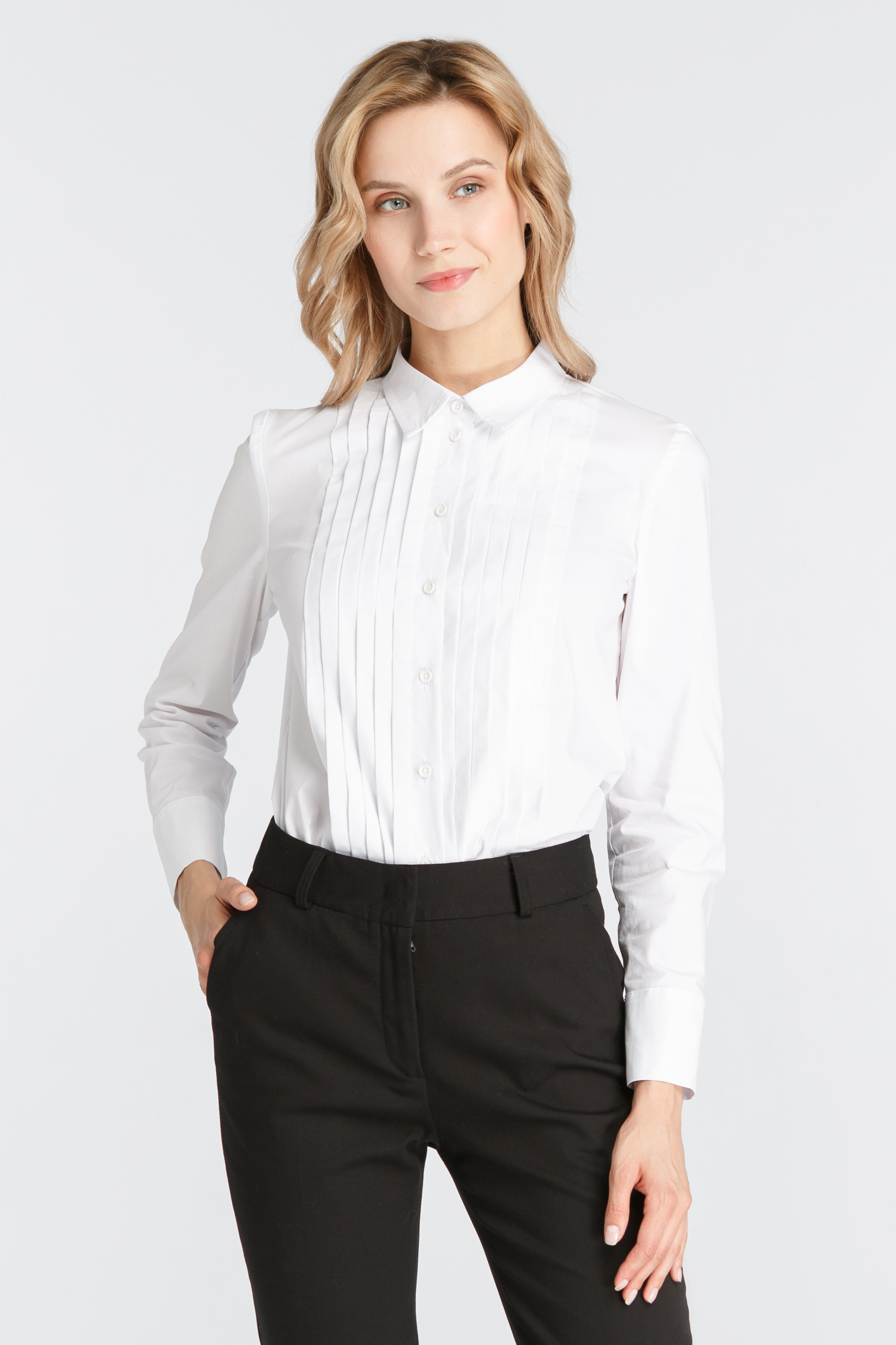 White shirt with pleats, photo 1