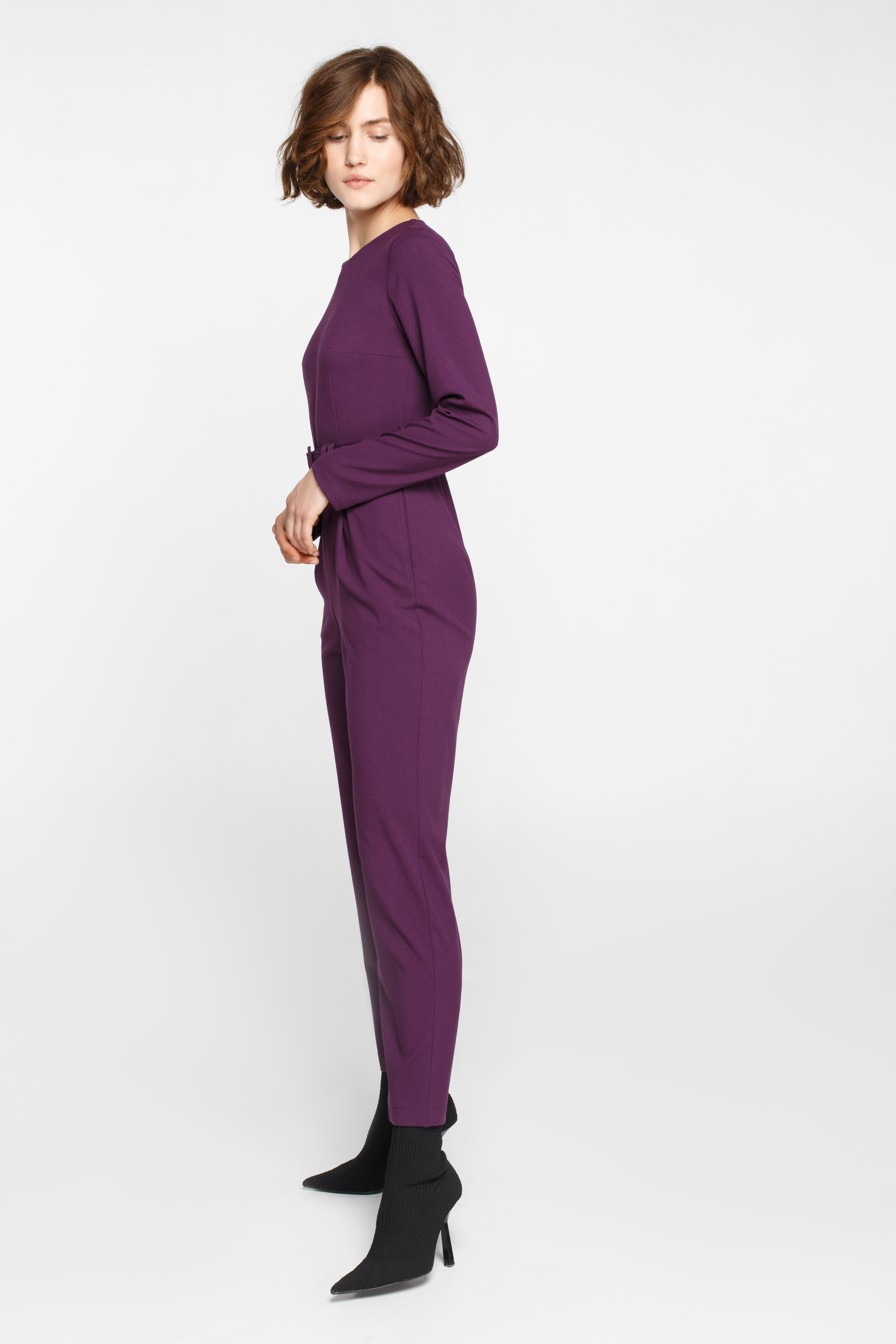 Purple jumpsuit with long sleeves and a belt, photo 3