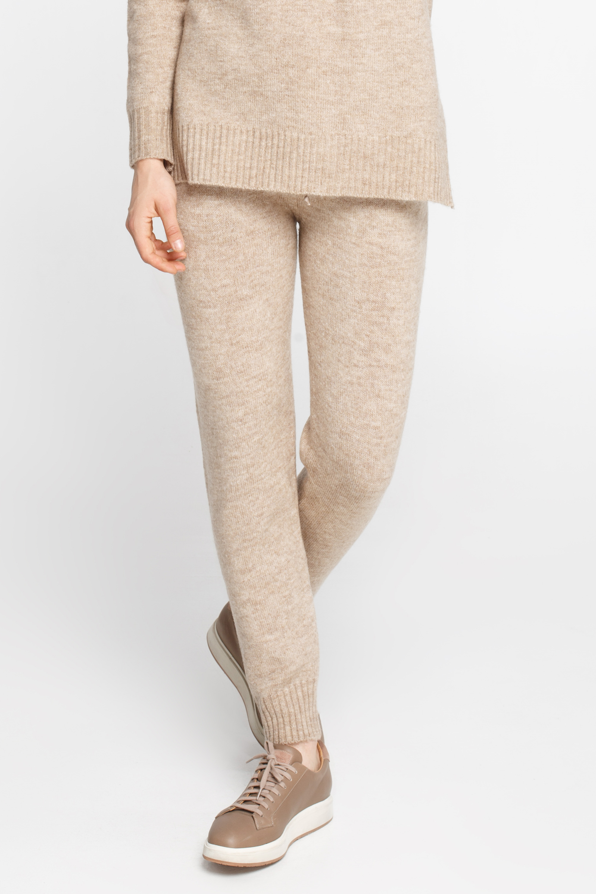 Knit beige jogging pants with wool, photo 1