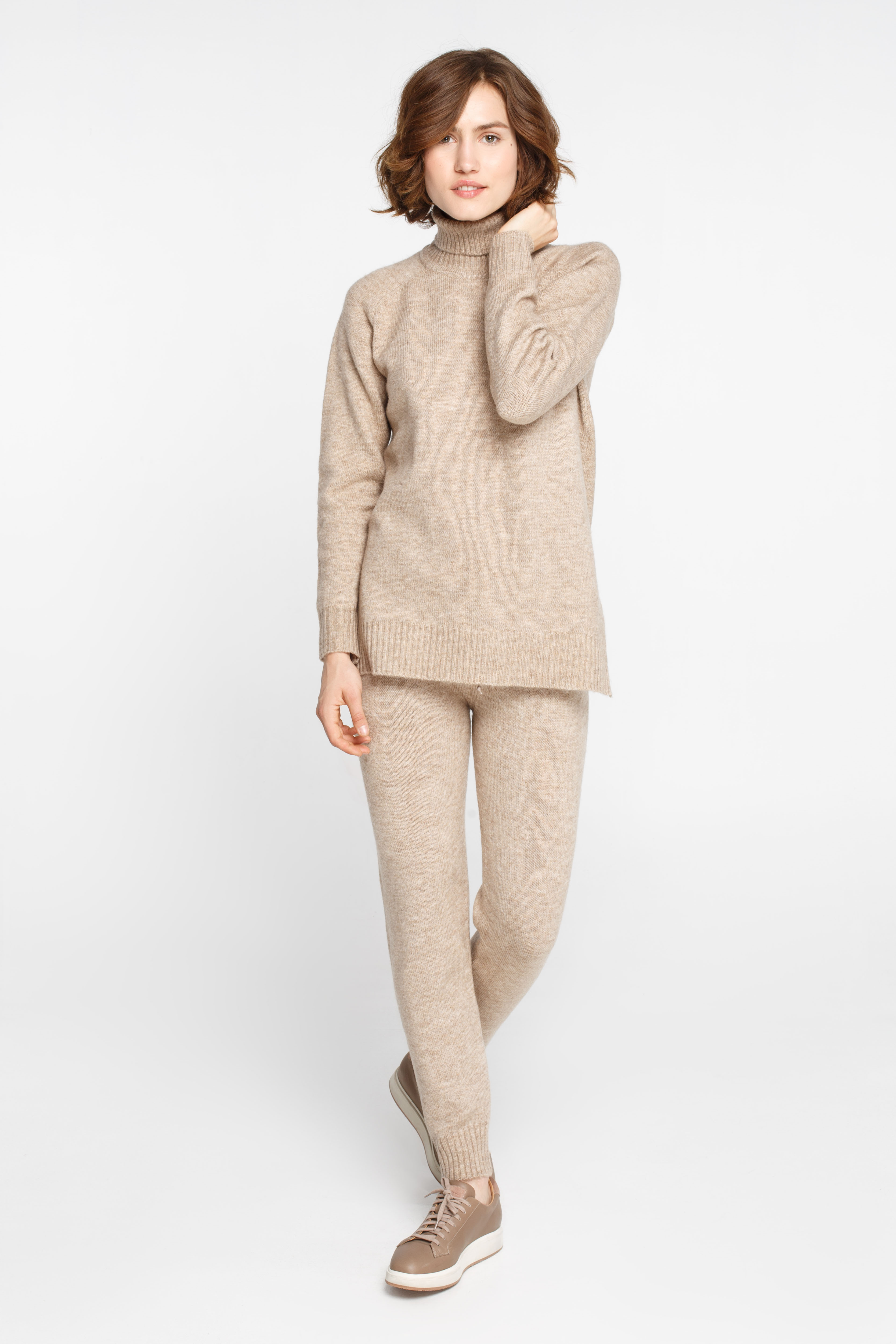 Knit beige jogging pants with wool, photo 2