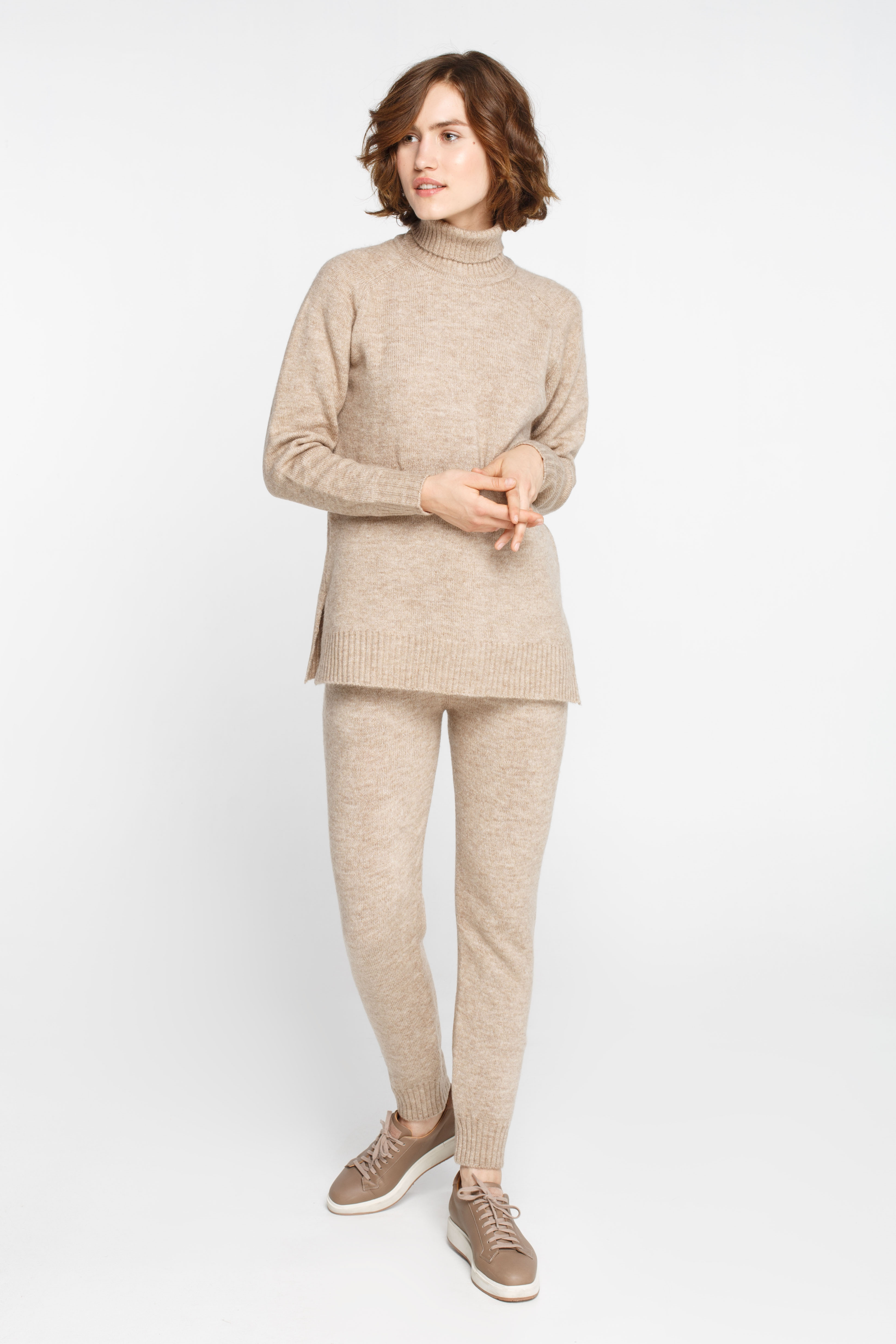 Бежевий светр з високим коміром з вовною, фото 3