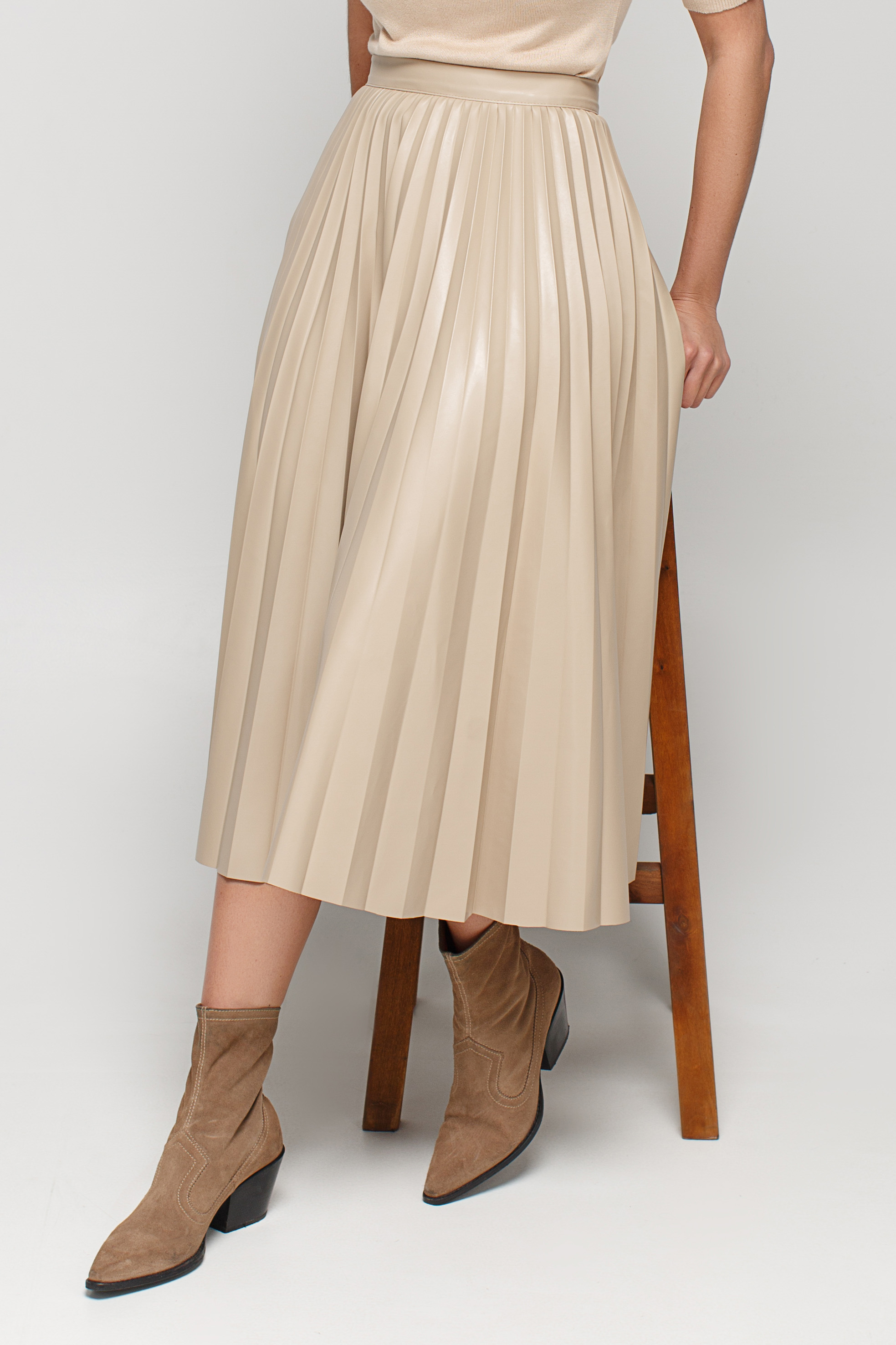 Faux leather beige pleated midi skirt, photo 1
