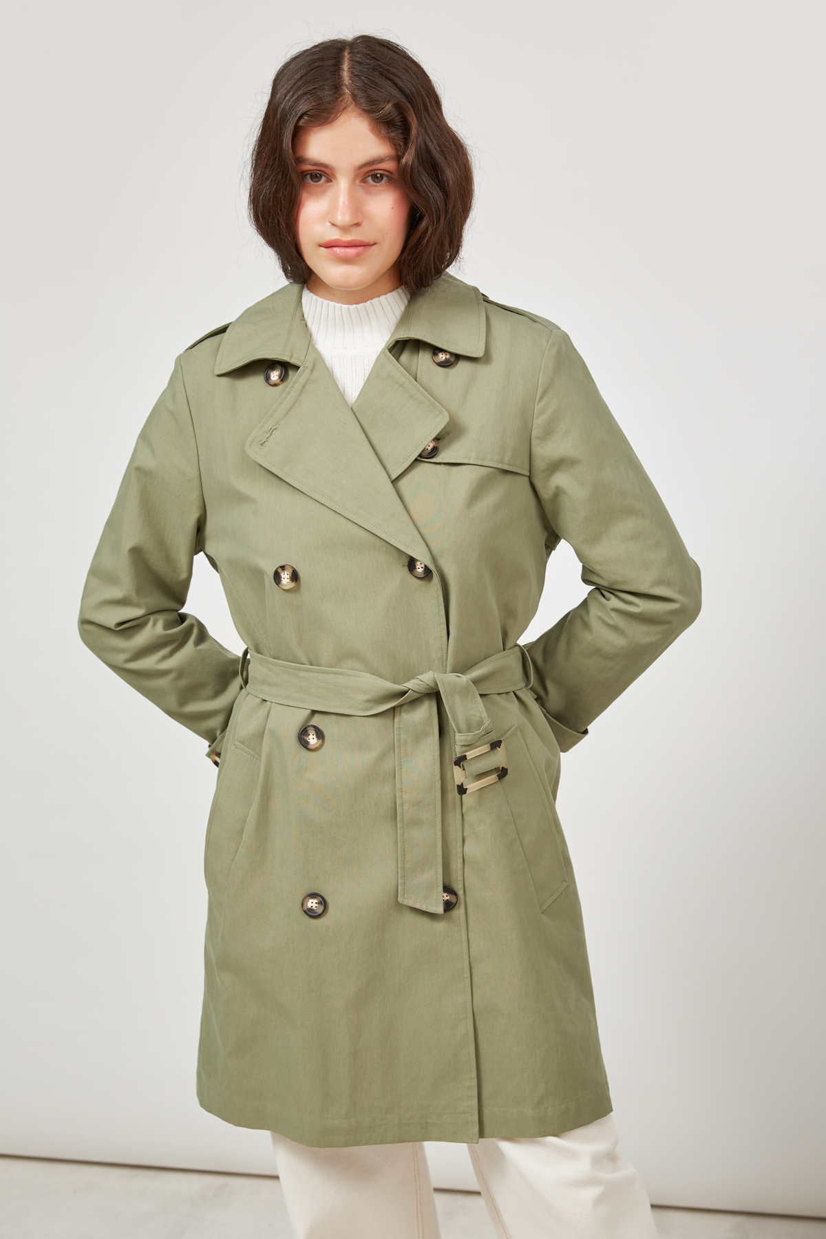 Khaki trench coat above the knee with horn buttons, photo 1