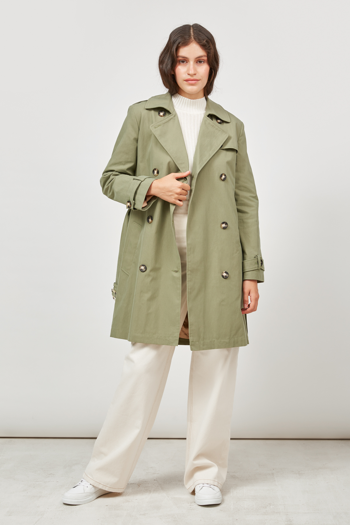 Khaki trench coat above the knee with horn buttons, photo 2
