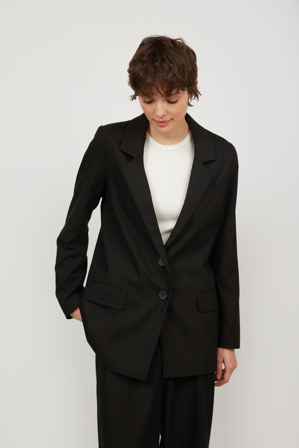 Black straight cut blazer , photo 1