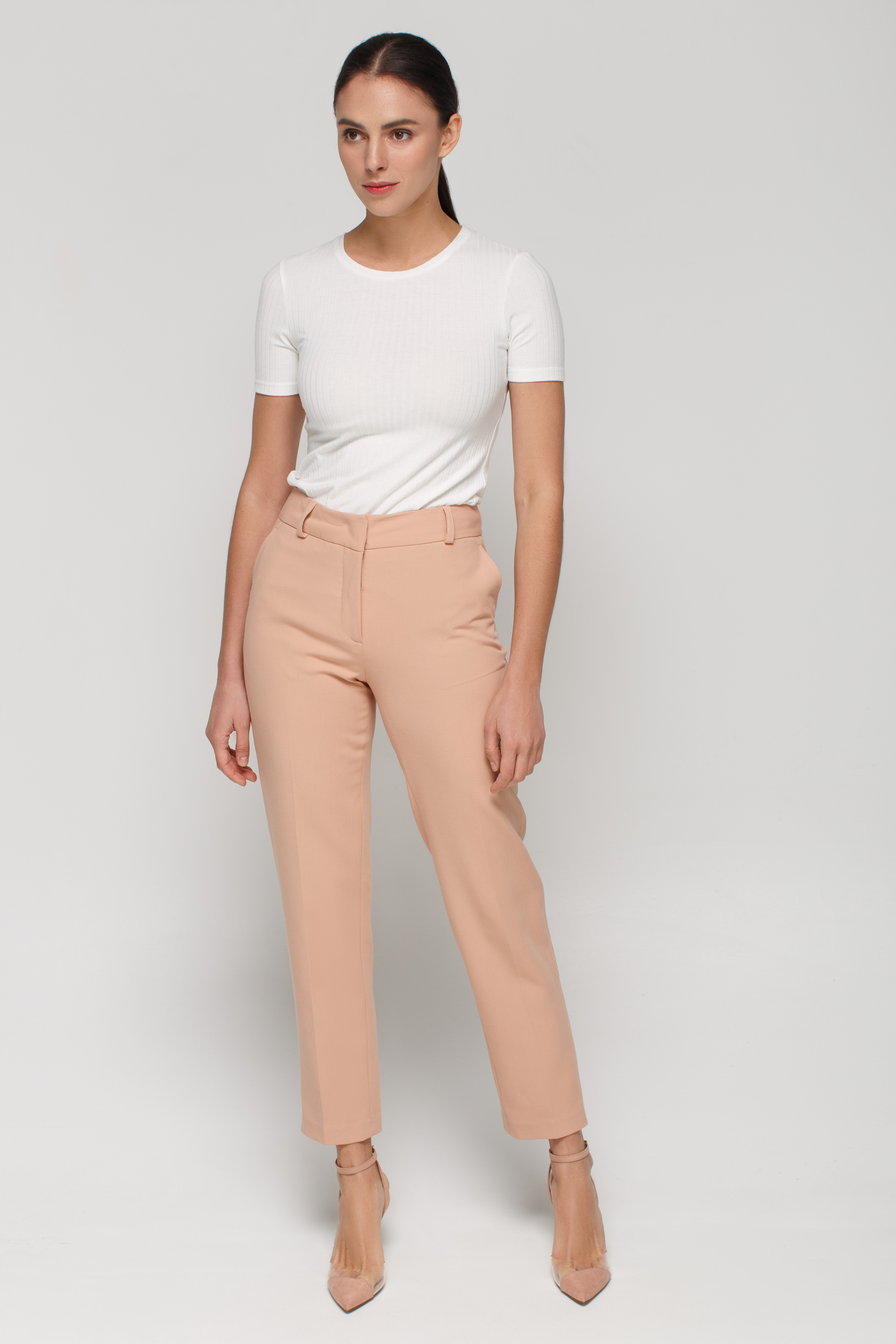 Beige trousers tapered to the bottom, photo 3