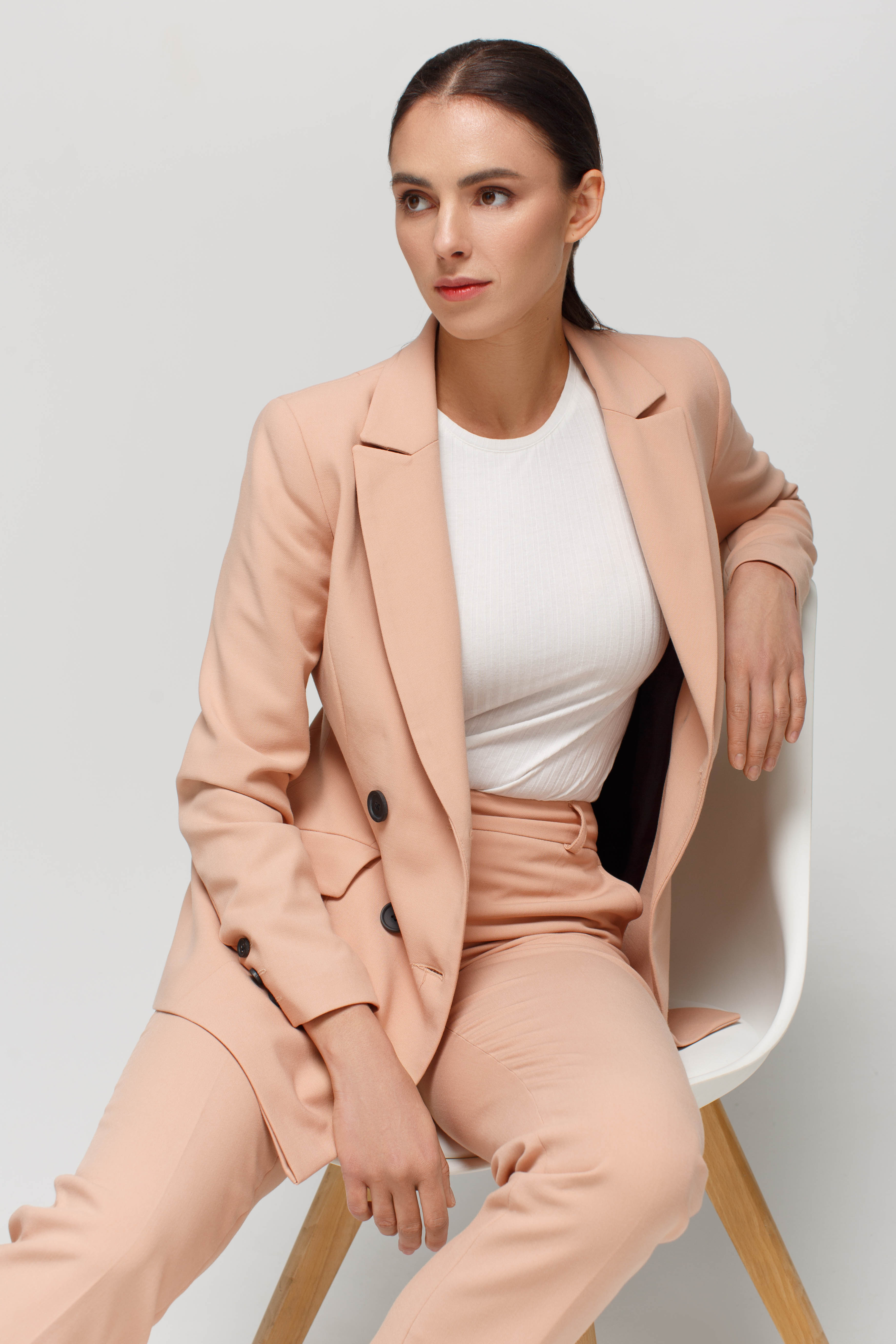 Beige fitted double breasted blazer with pockets, photo 1