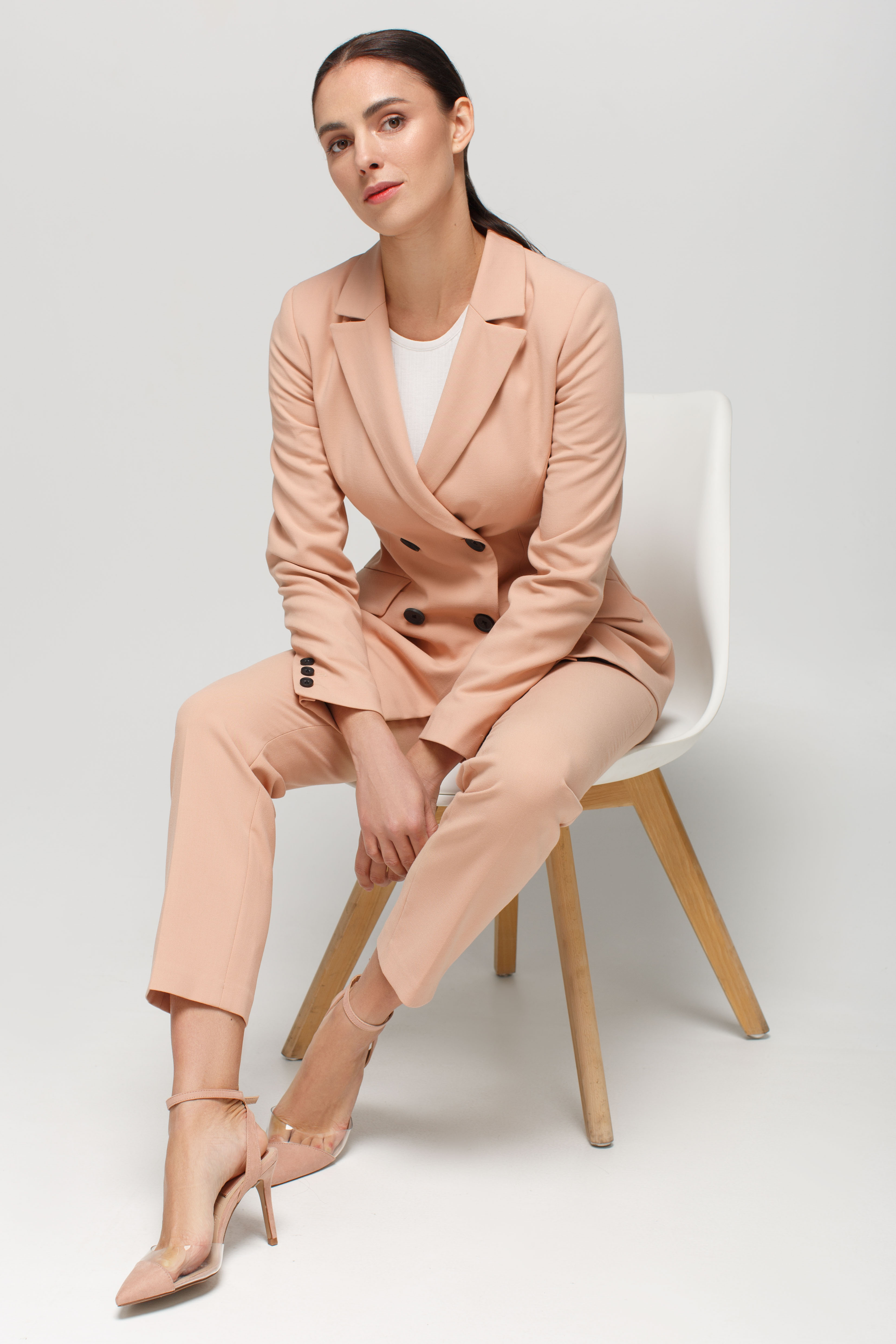 Beige fitted double breasted blazer with pockets, photo 4