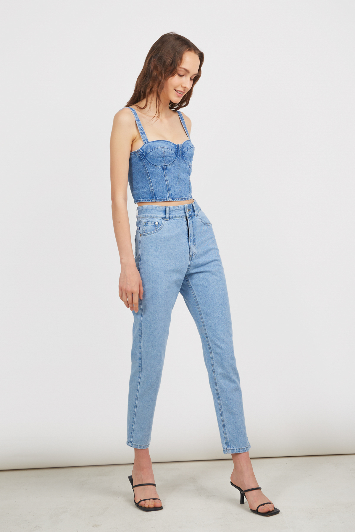 Blue mom fit jeans tapered to the bottom, photo 1